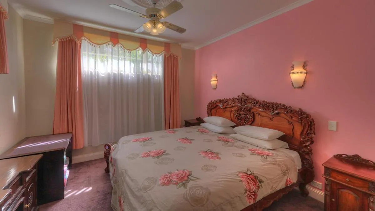 Superior Suite in Hatchers Richmond Manor