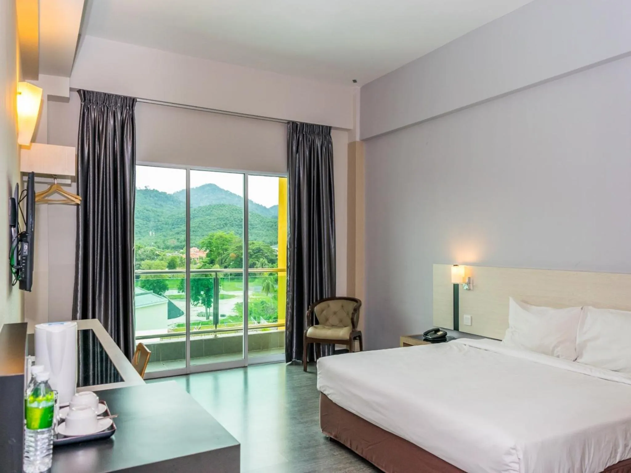 Deluxe Double or Twin Room in MH Sentral Hotel Sg Siput