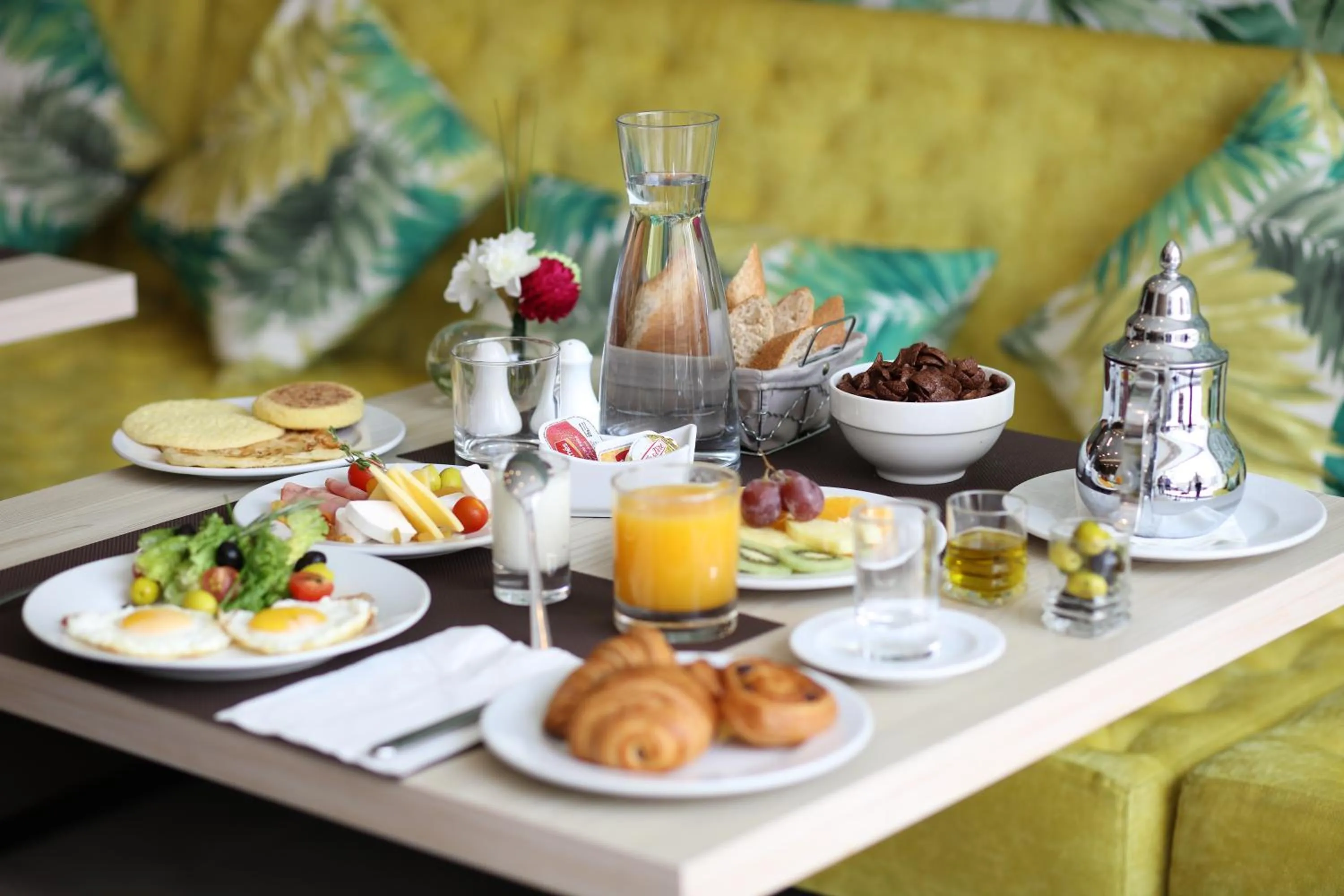 Deluxe Double Room (2 Adults + 1 Child) in Mid Town Hotel Casablanca