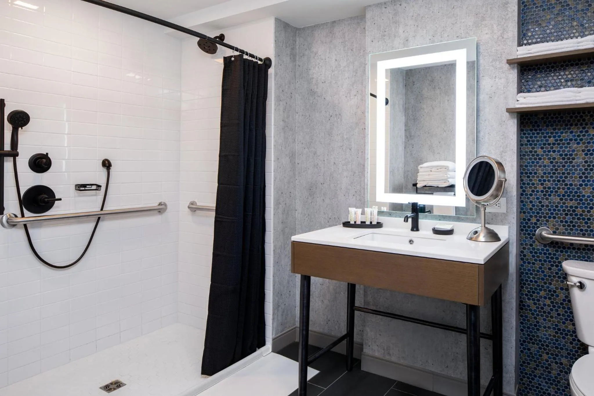 Standard Queen Room with Mobility Accessible Roll-In Shower in Hotel Indigo Chattanooga - Downtown by IHG