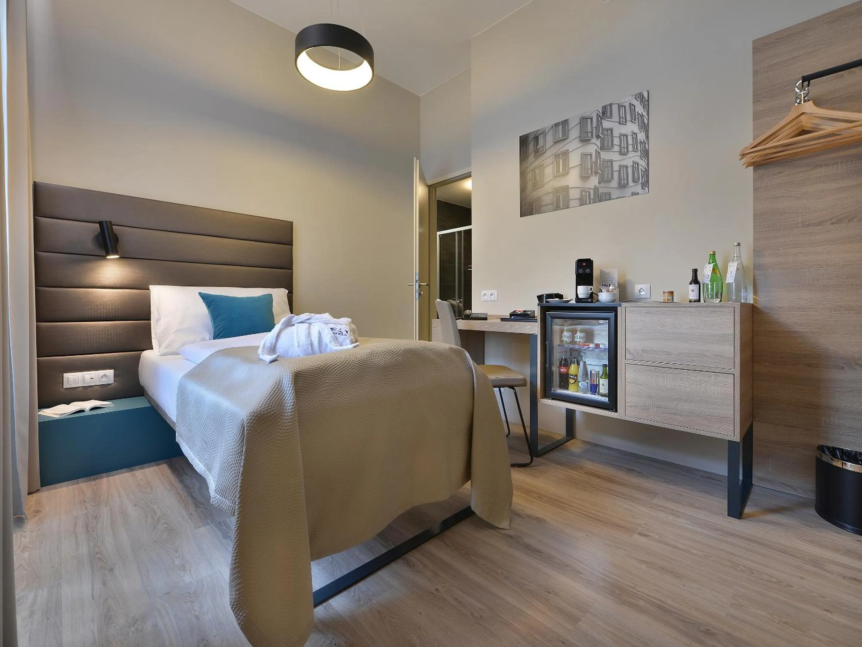 Single Room with Balcony in EA Hotel New Town