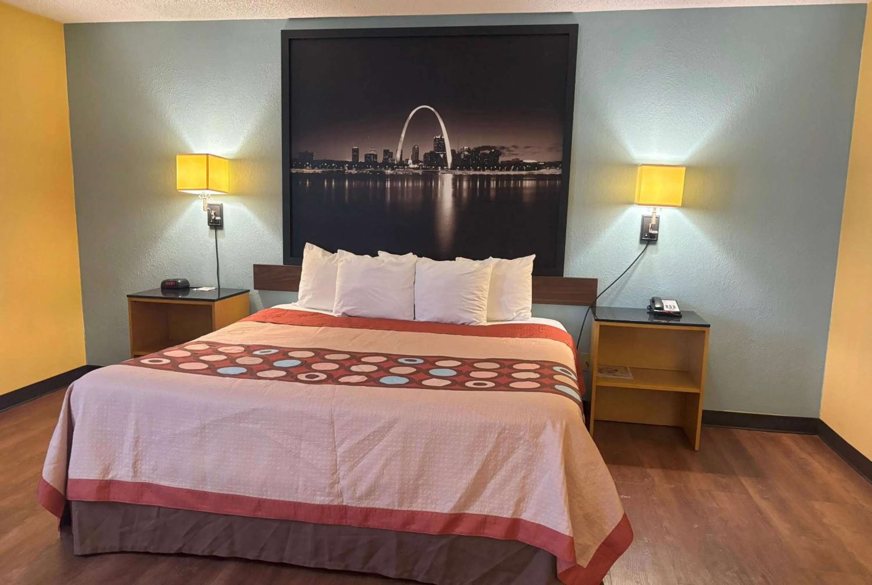 King Room - Mobility Access/Non-Smoking in Super 8 by Wyndham O'Fallon