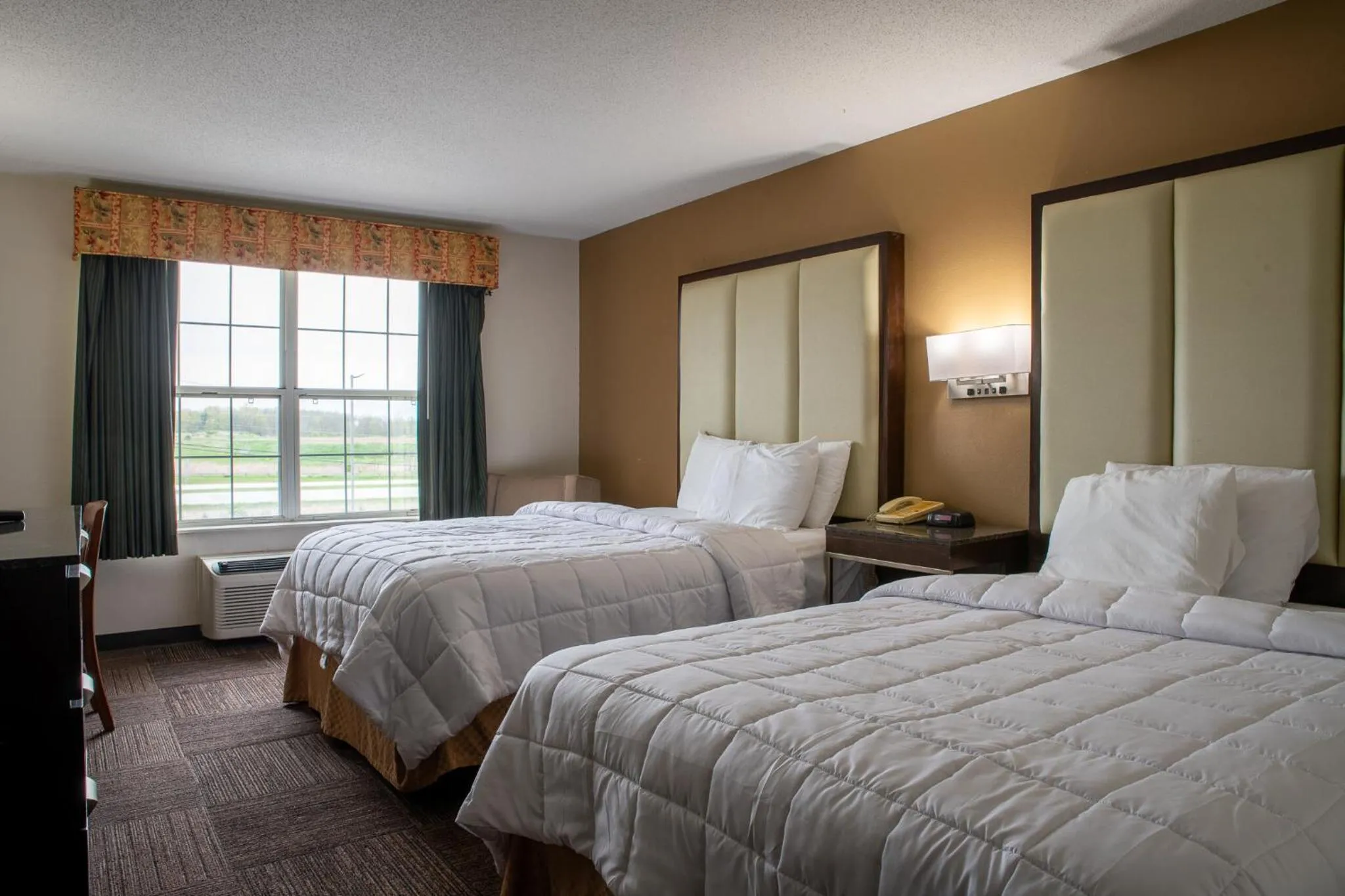 Superior Queen Room with Two Queen Beds in BlissPoint Inn & Suites Marion