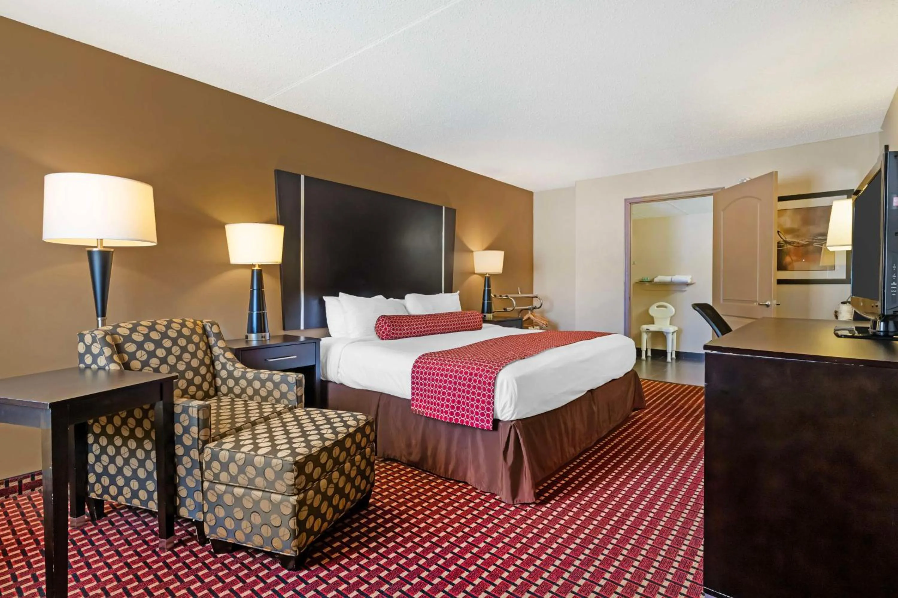 King Room with Walk-in Shower - Mobility Accessible/Non-Smoking in Best Western Van Buren Inn