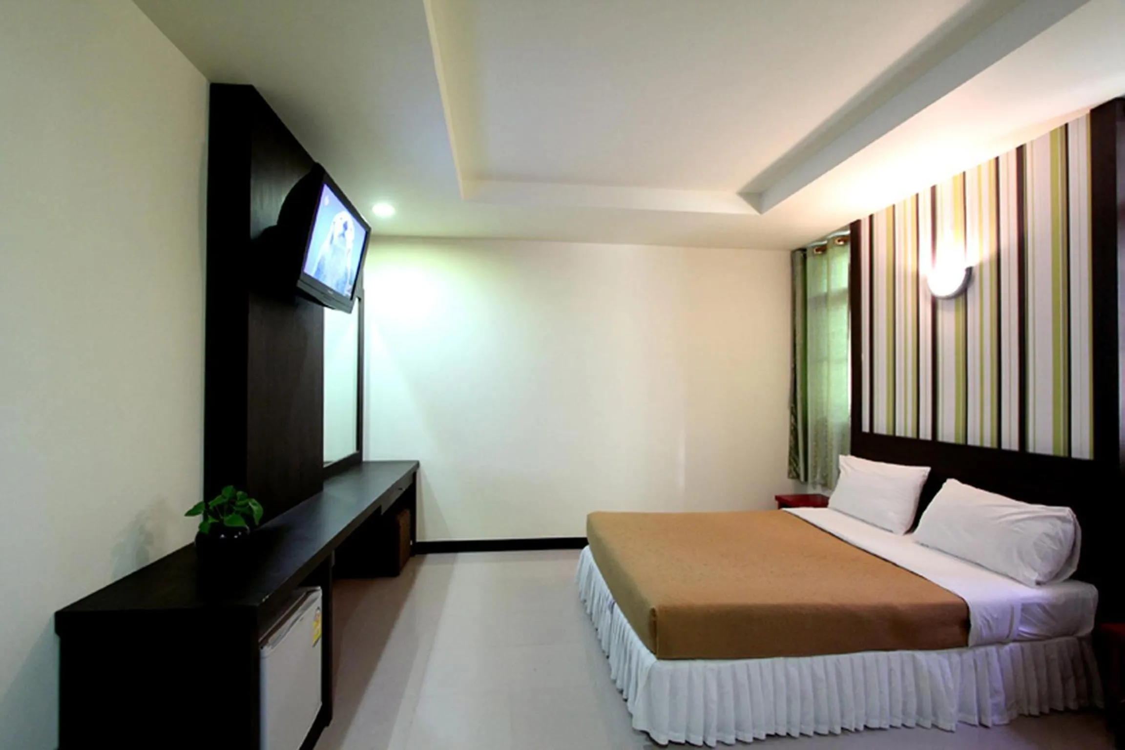 Standard Double Room in Srisomthai Hotel