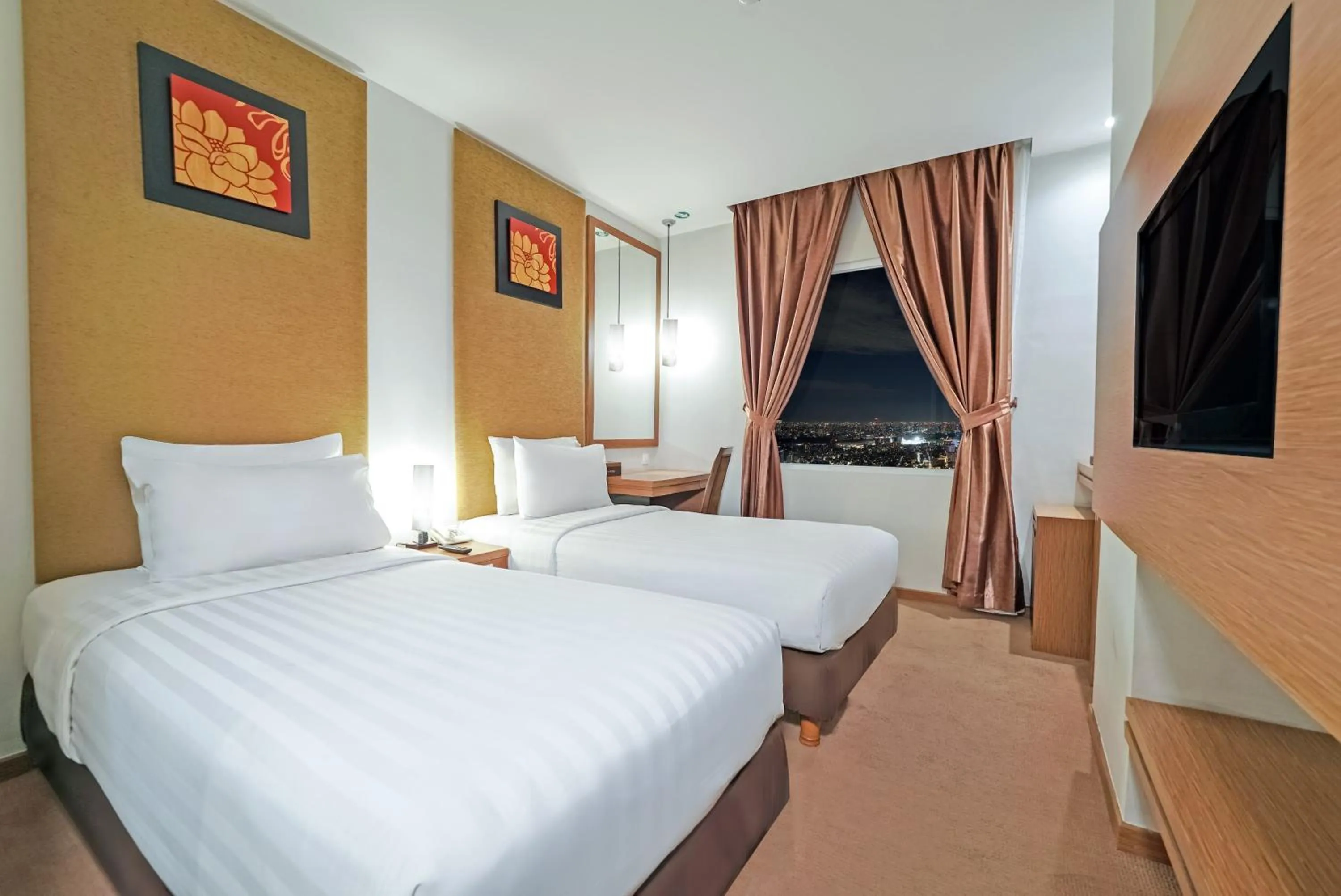Superior Twin Room in Grand Tjokro Yogyakarta