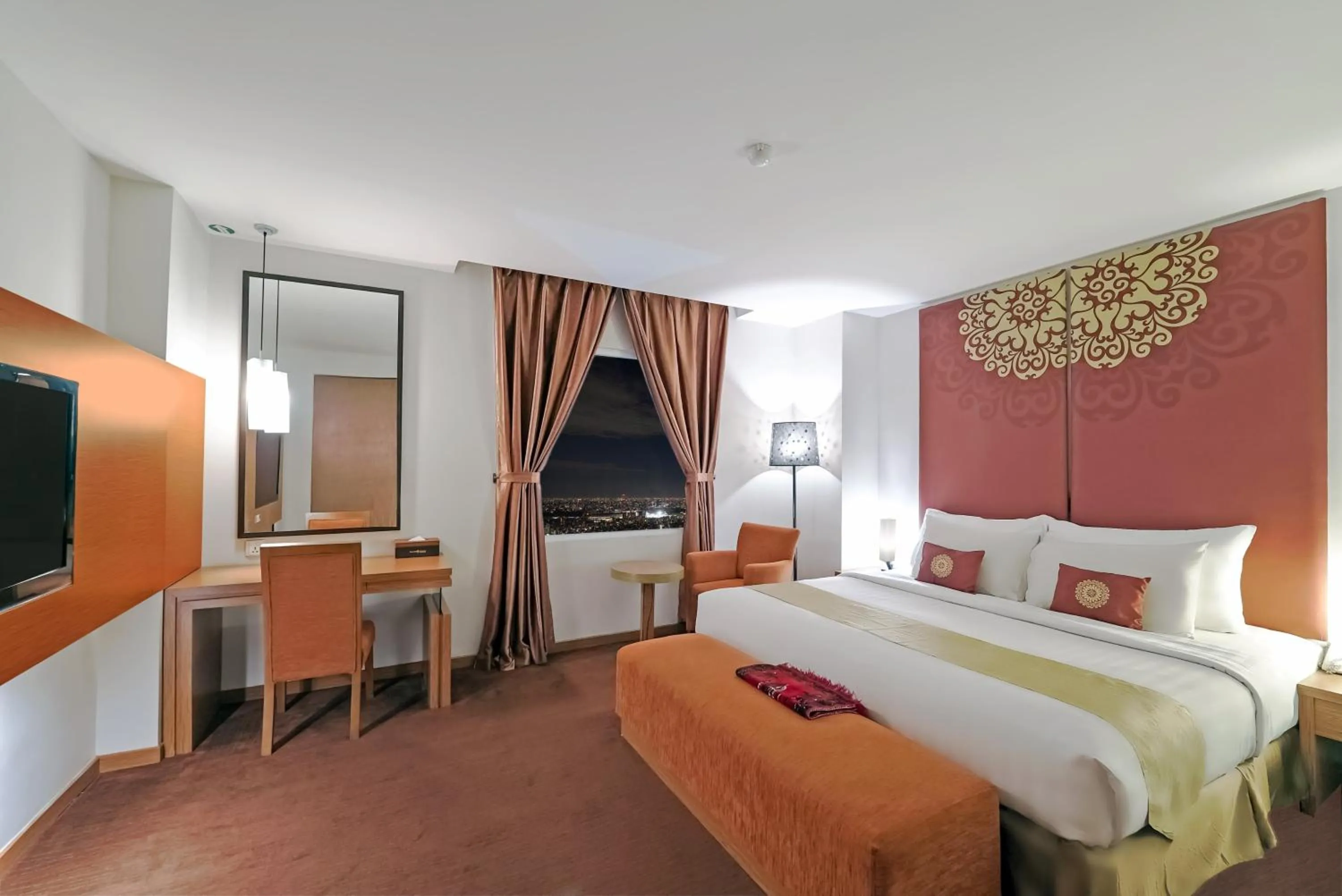Junior Suite in Grand Tjokro Yogyakarta
