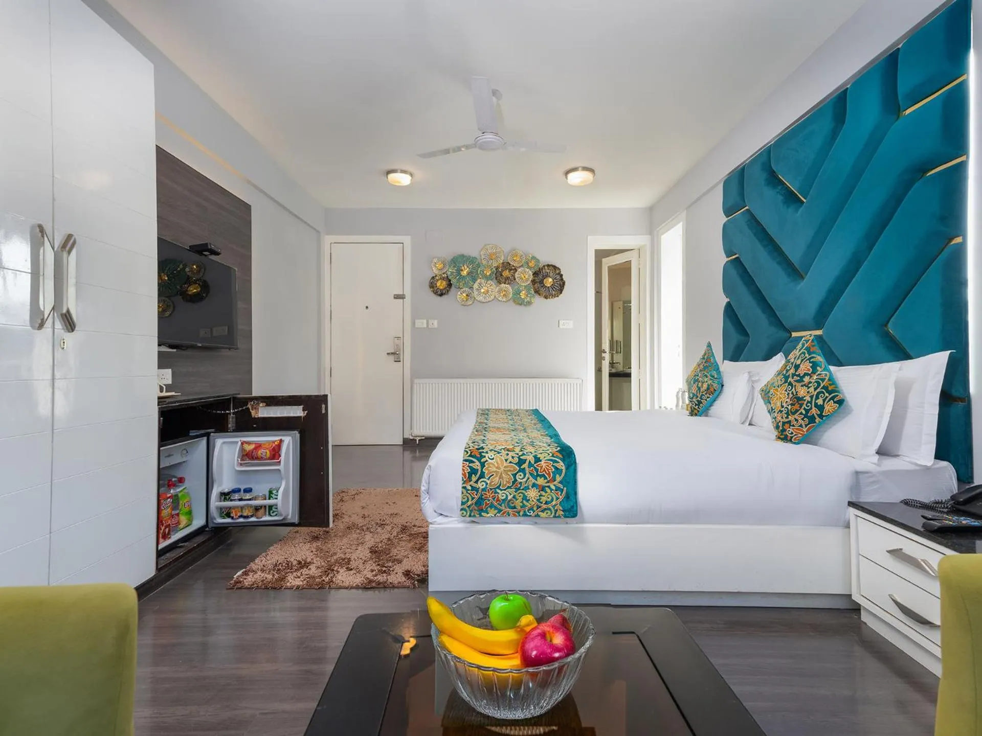 Deluxe Room in Hotel Pine Spring Gulmarg