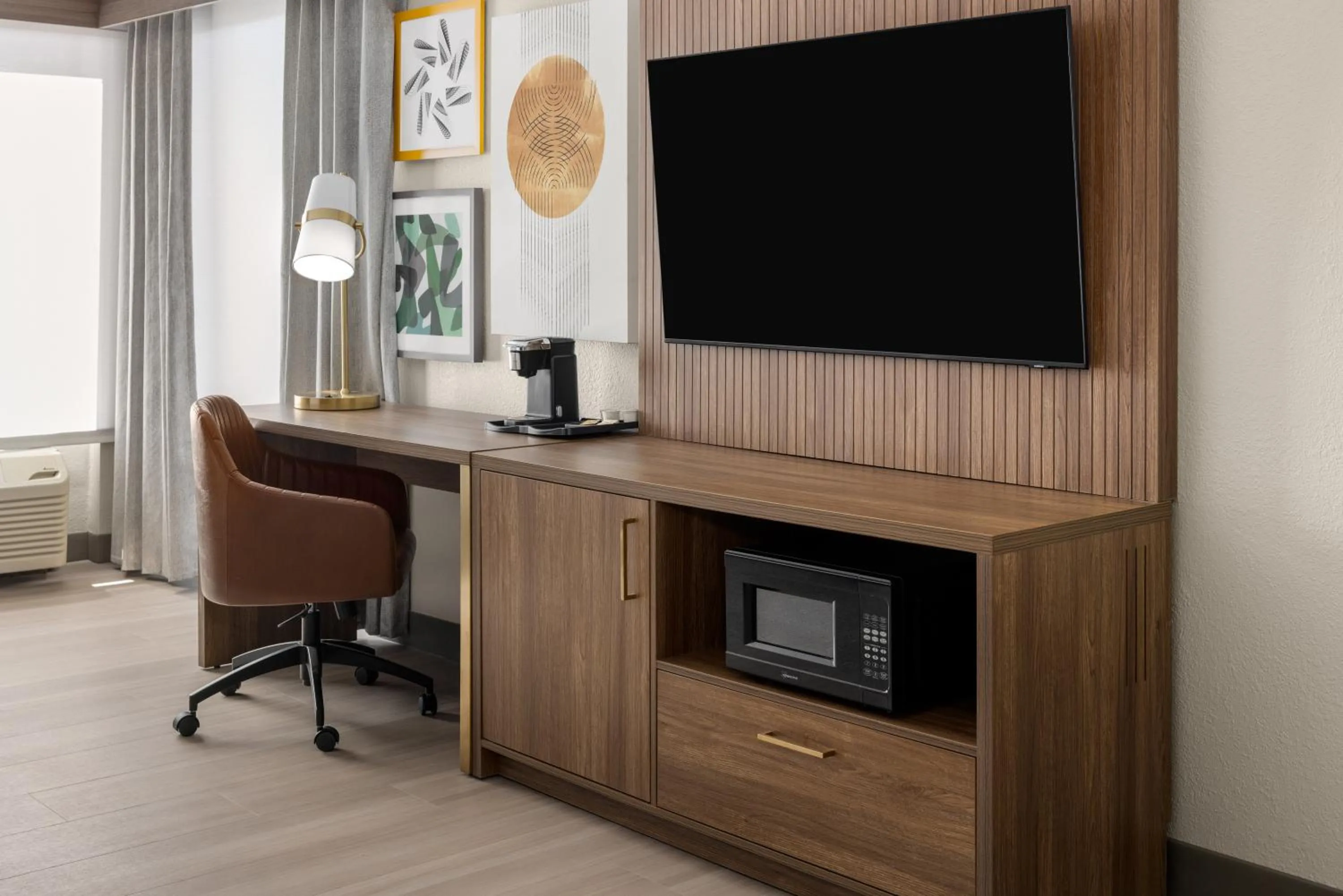 Deluxe King Room - Mobility Access in Holiday Inn & Suites Columbia NE - Ft Jackson Area by IHG