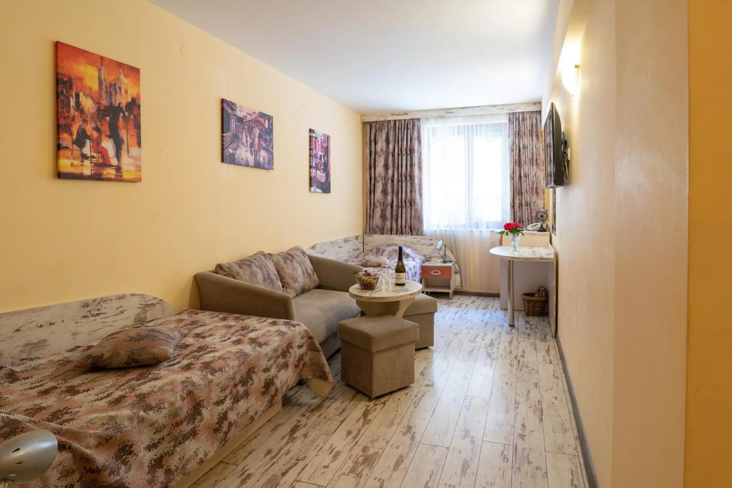 Two-Bedroom Apartment in Victoria Hotel