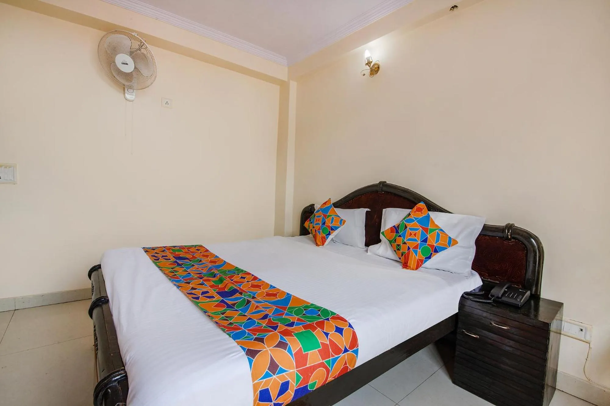 Deluxe Room - single occupancy in FabExpress Sapphire