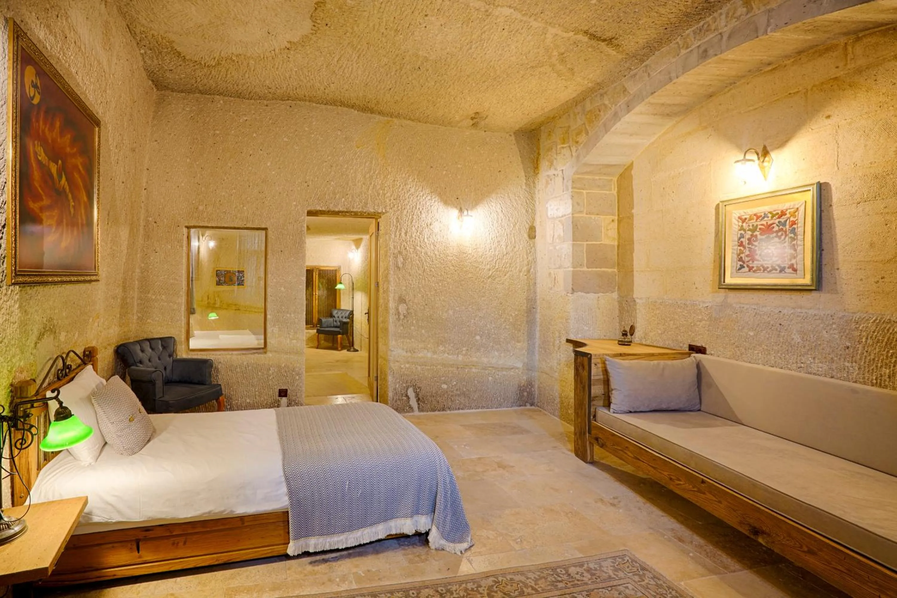 Suite in Design Cave Hotel
