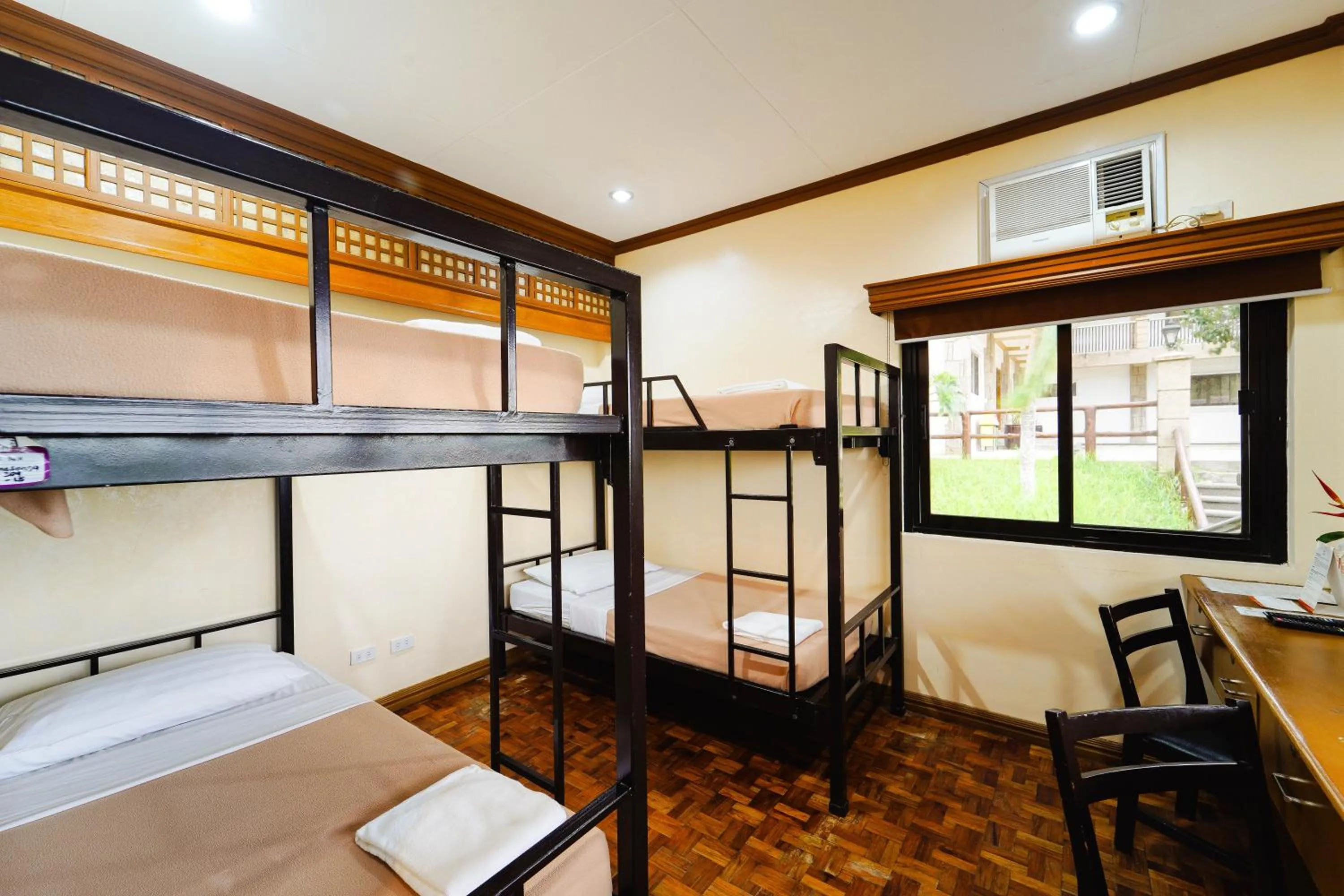 4-Bed Mixed Dormitory Room in Sol Y Viento Mountain Hot Springs Resort