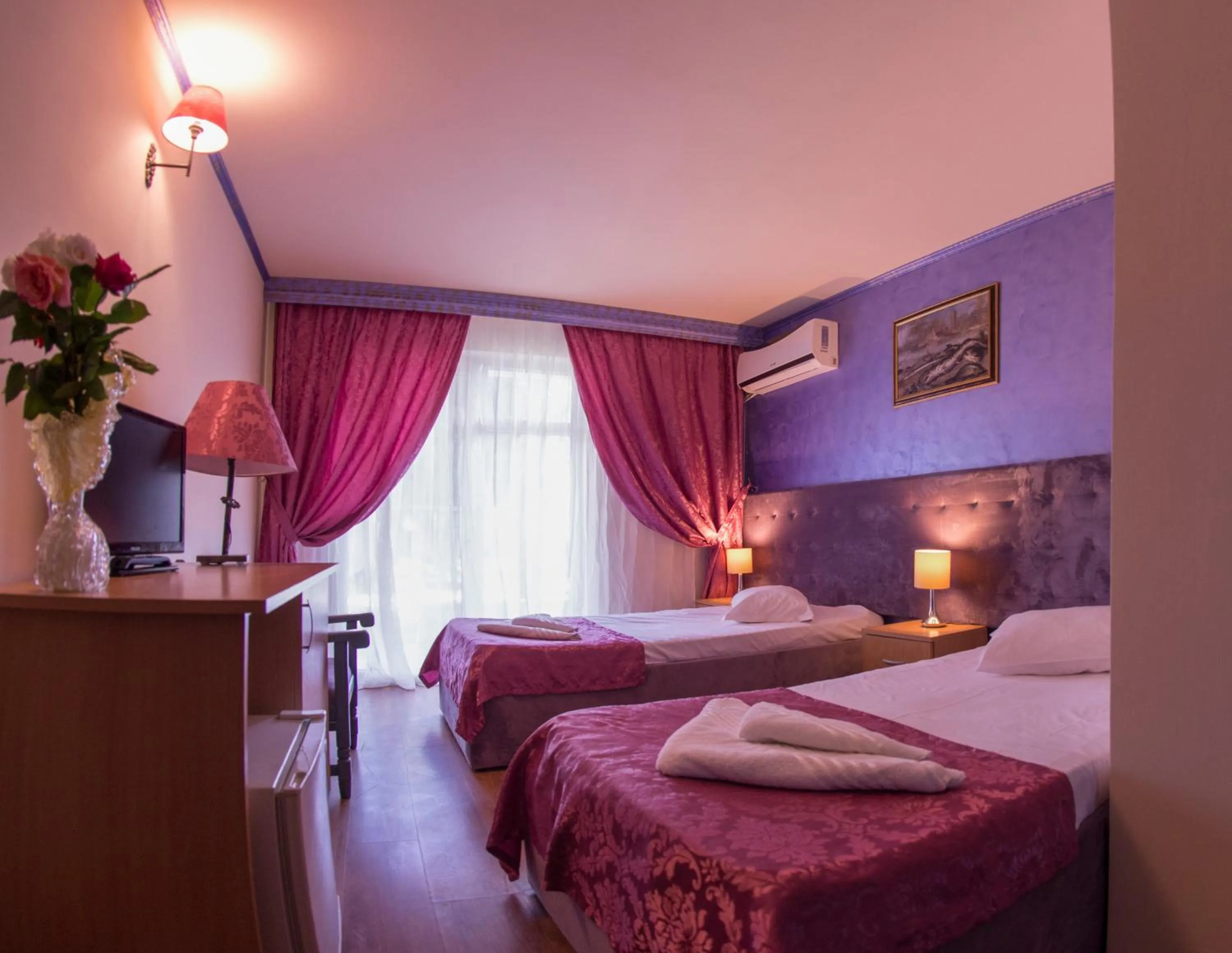 Twin Room in Voila Mamaia