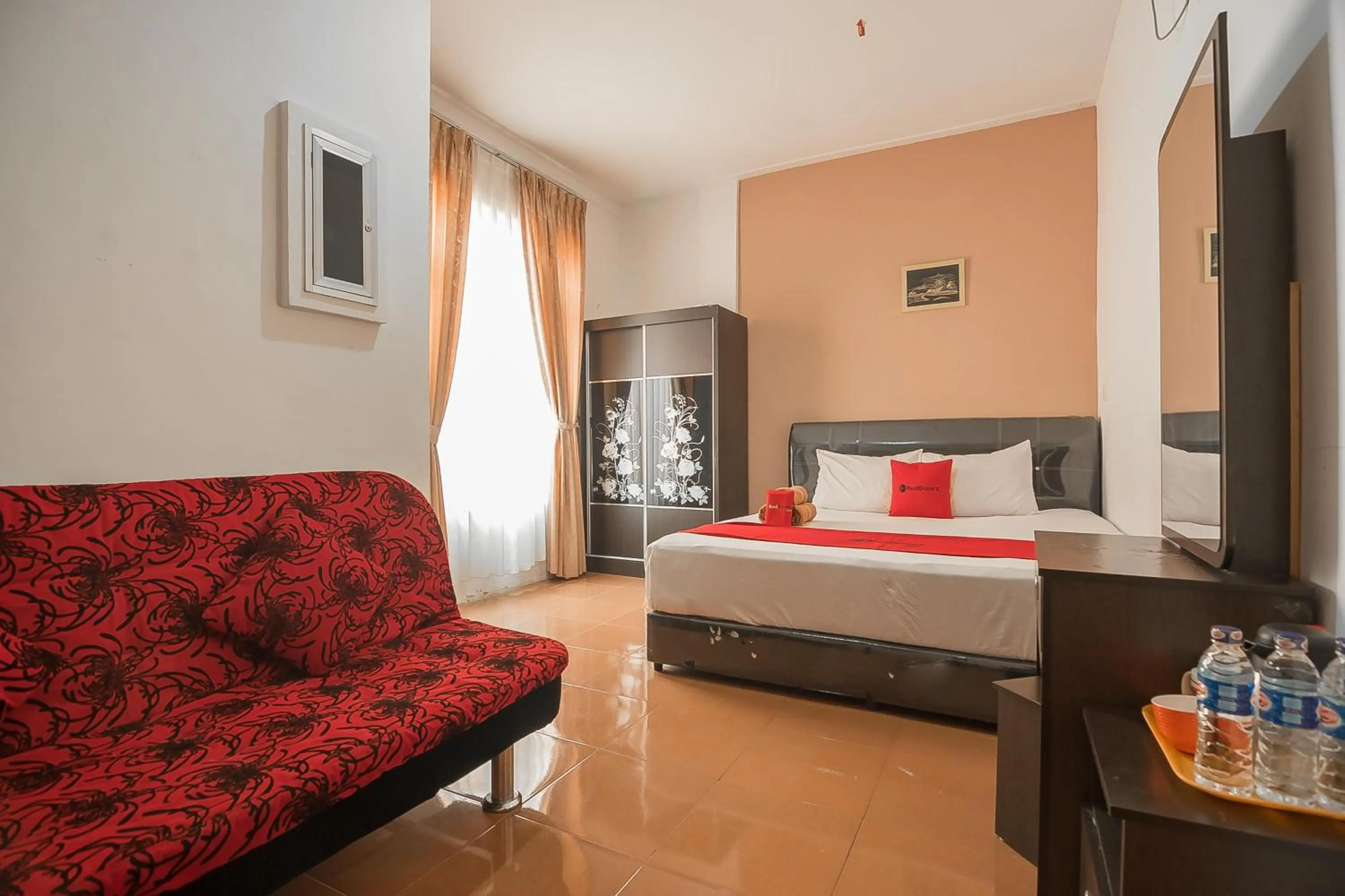 Suite in RedDoorz @ Batam Center 2