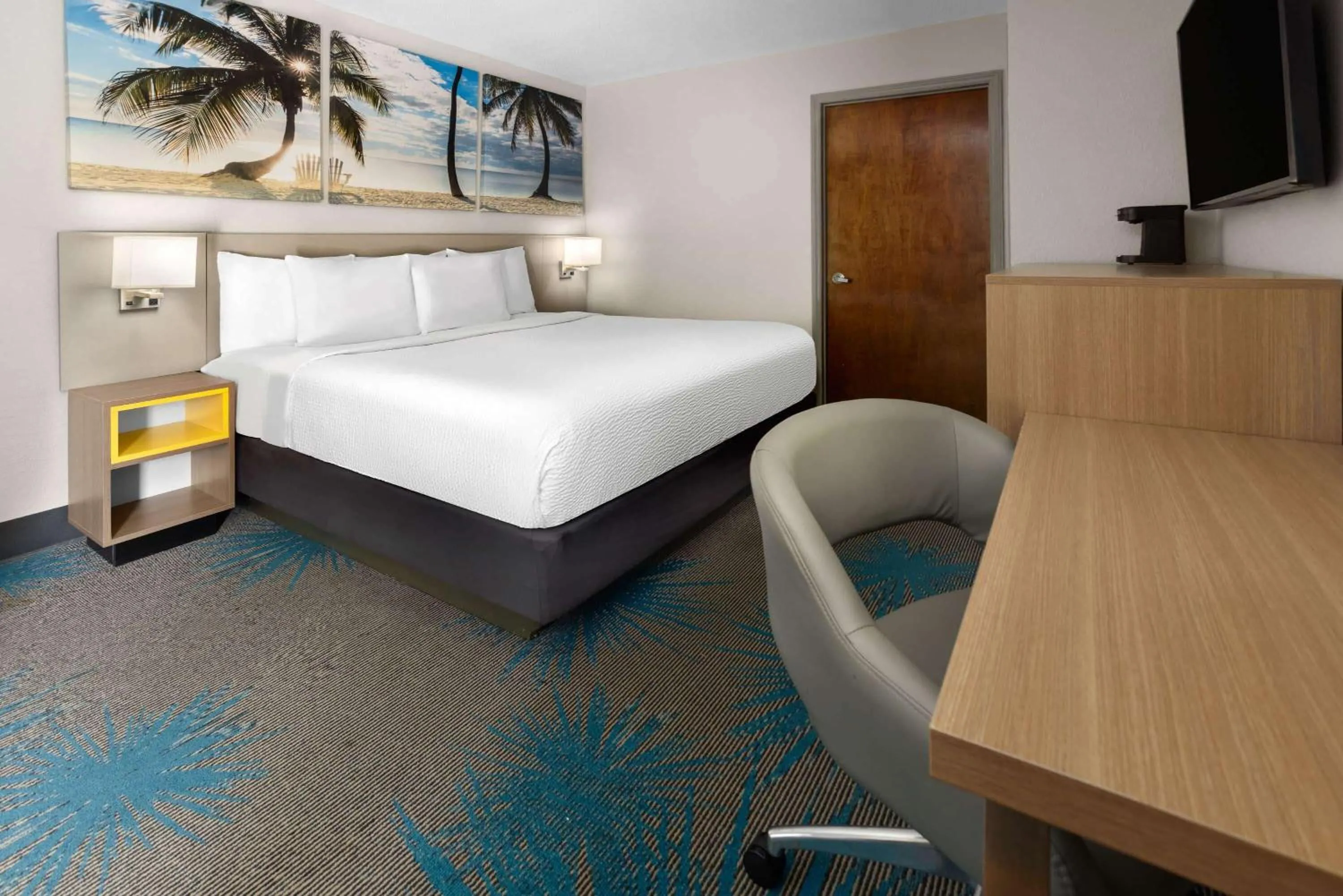 King Room - Non-Smoking in Days Inn by Wyndham Acworth