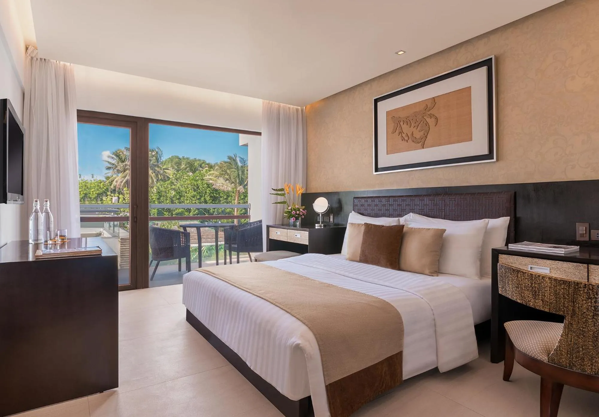 Deluxe King Room in The District Boracay