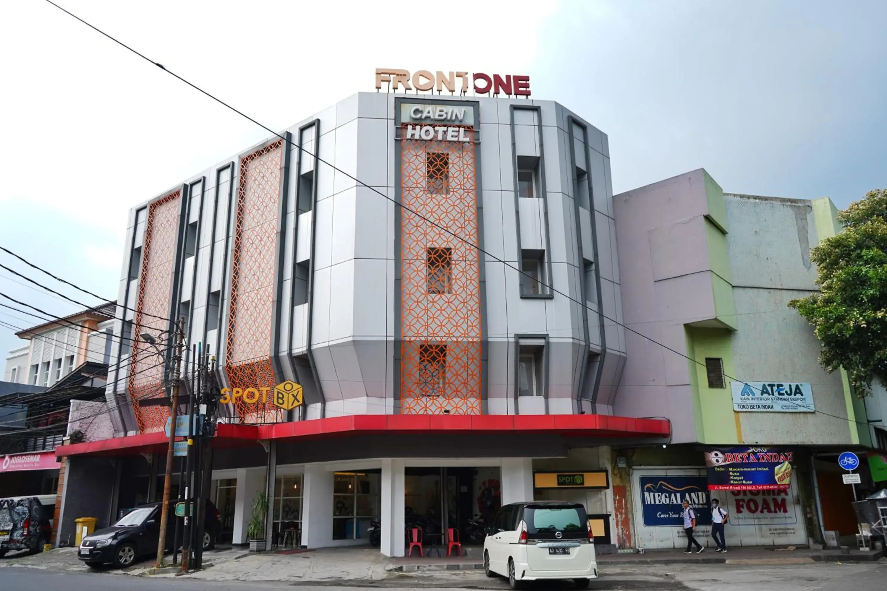 Front One Cabin Slamet Riyadi Solo Front One Cabin Slamet Riyadi Solo