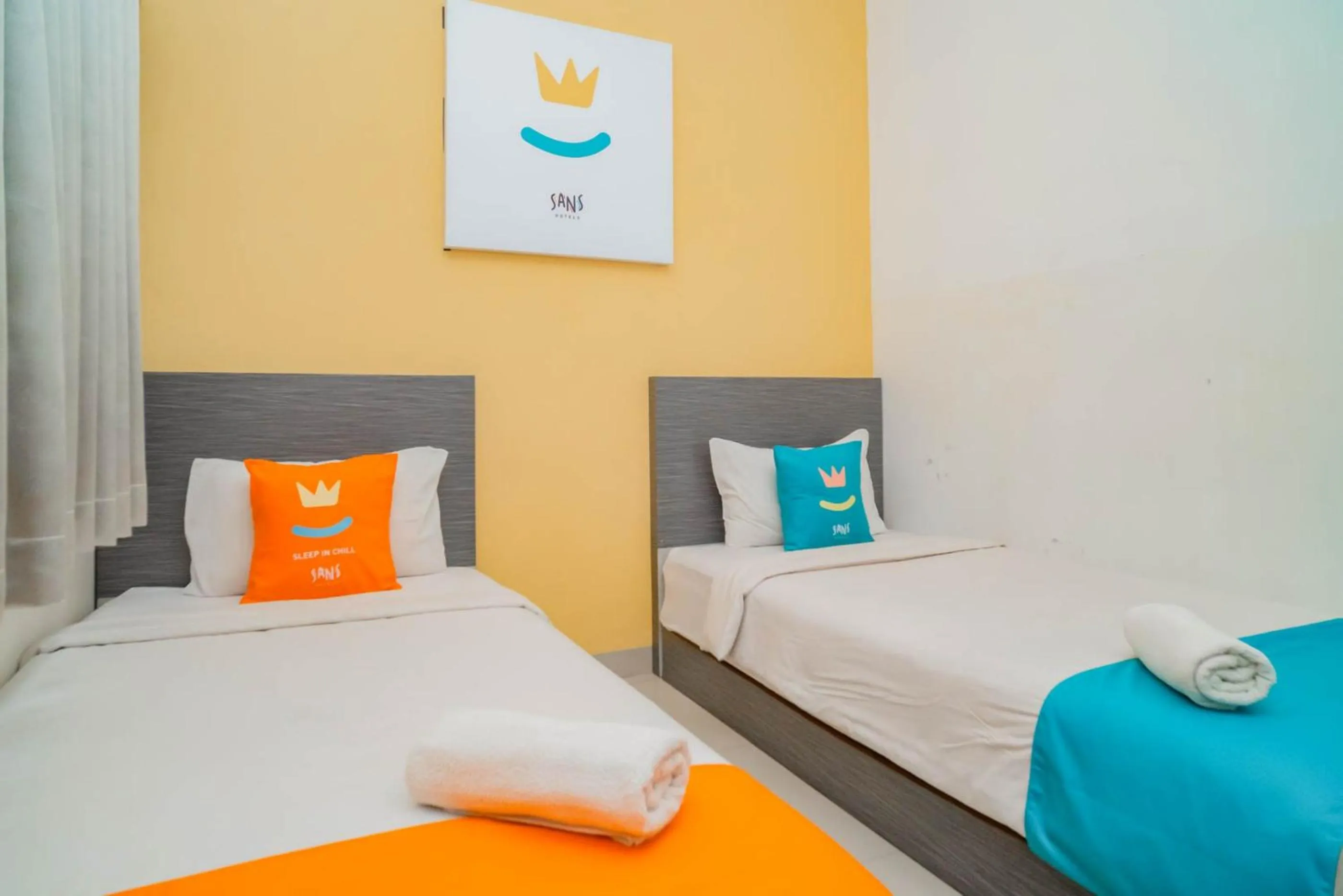 Superior Twin Room in Sans Hotel Widarasari Cirebon