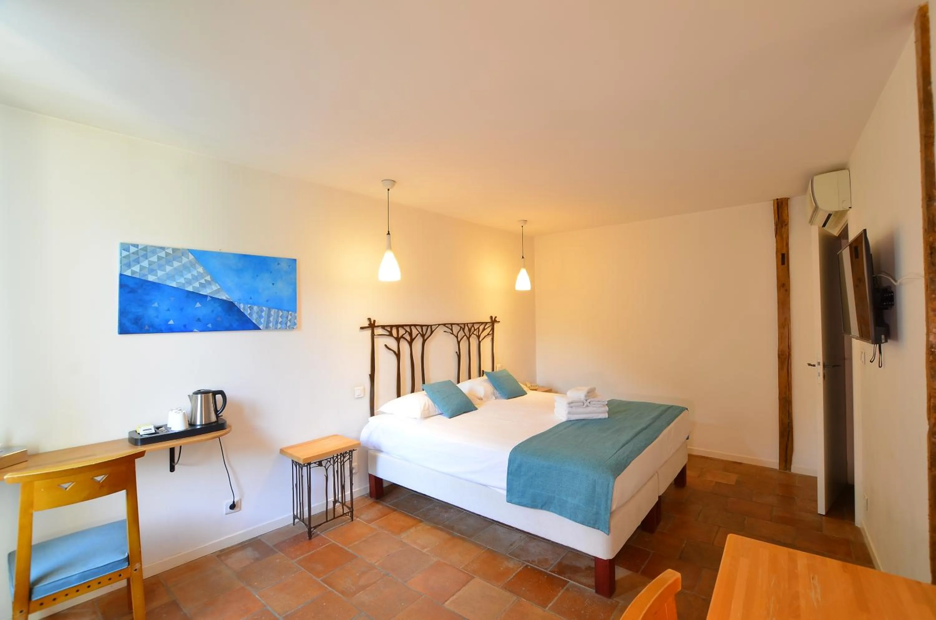 Comfort Double Room in Logis Hôtels - Hôtel Restaurant du Midi