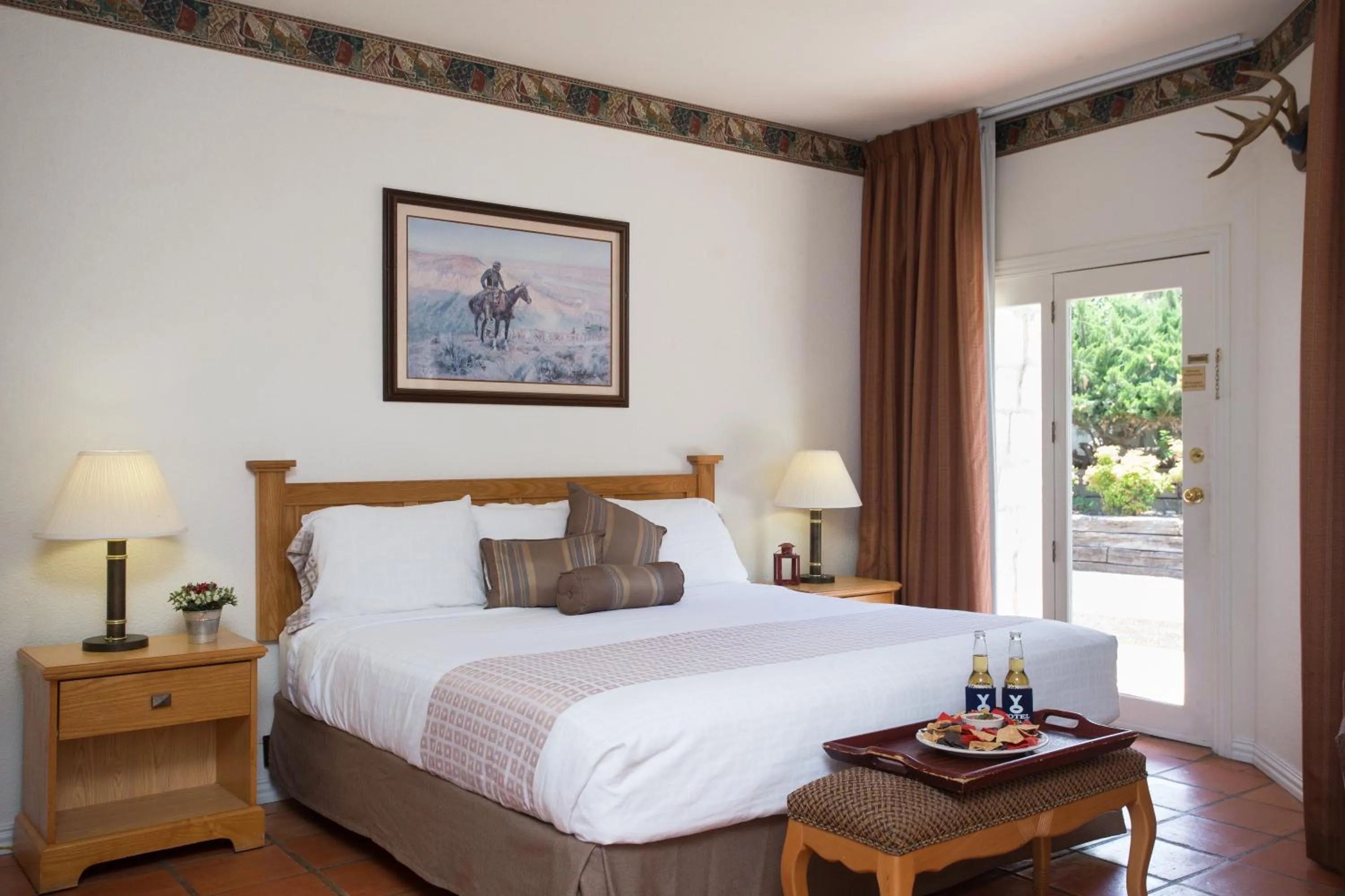 Deluxe King Room in Y O Ranch Hotel and Conference Center