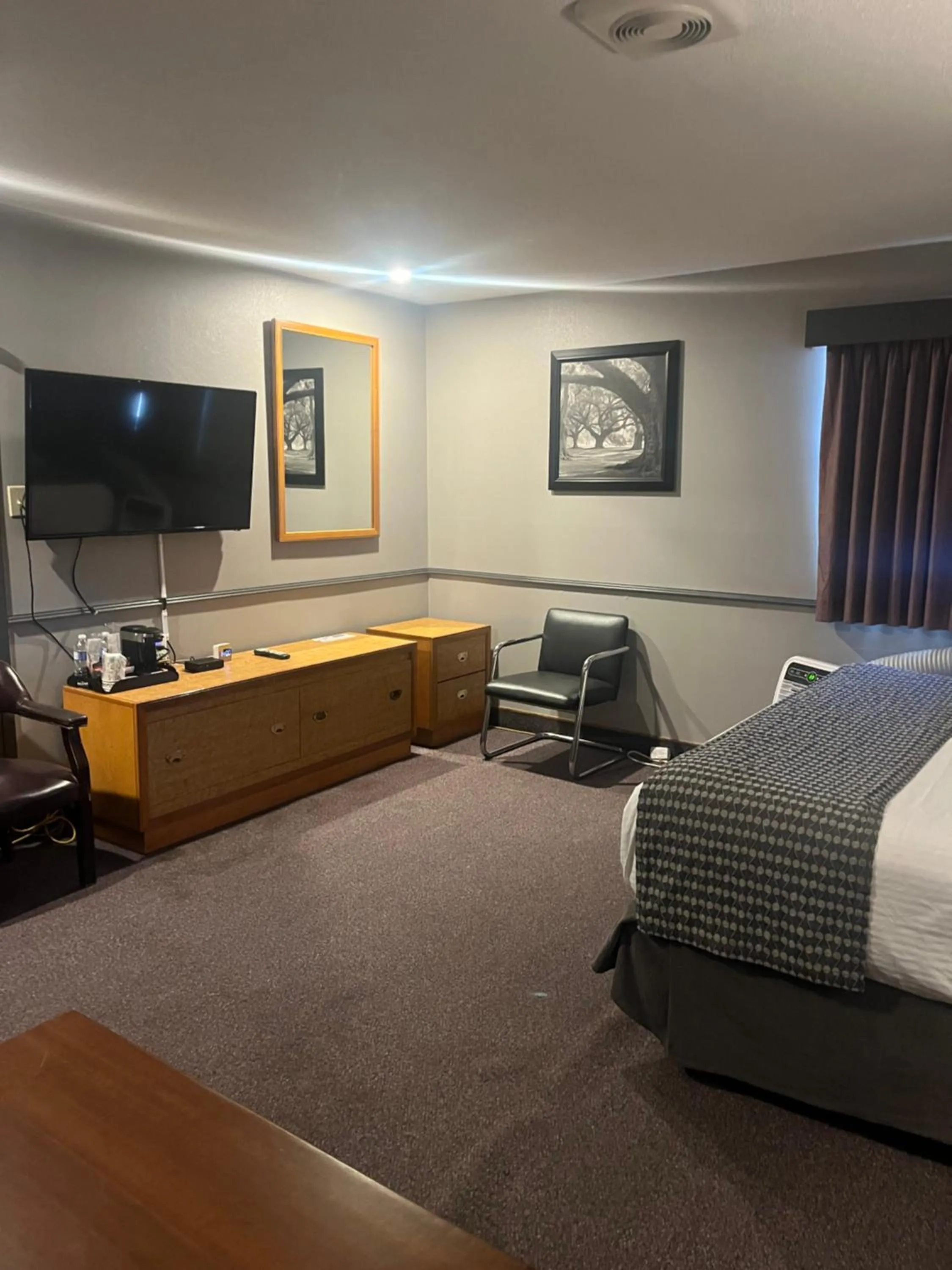 King Room with One King Bed - Non-Smoking  in Travelodge by Wyndham Brandon