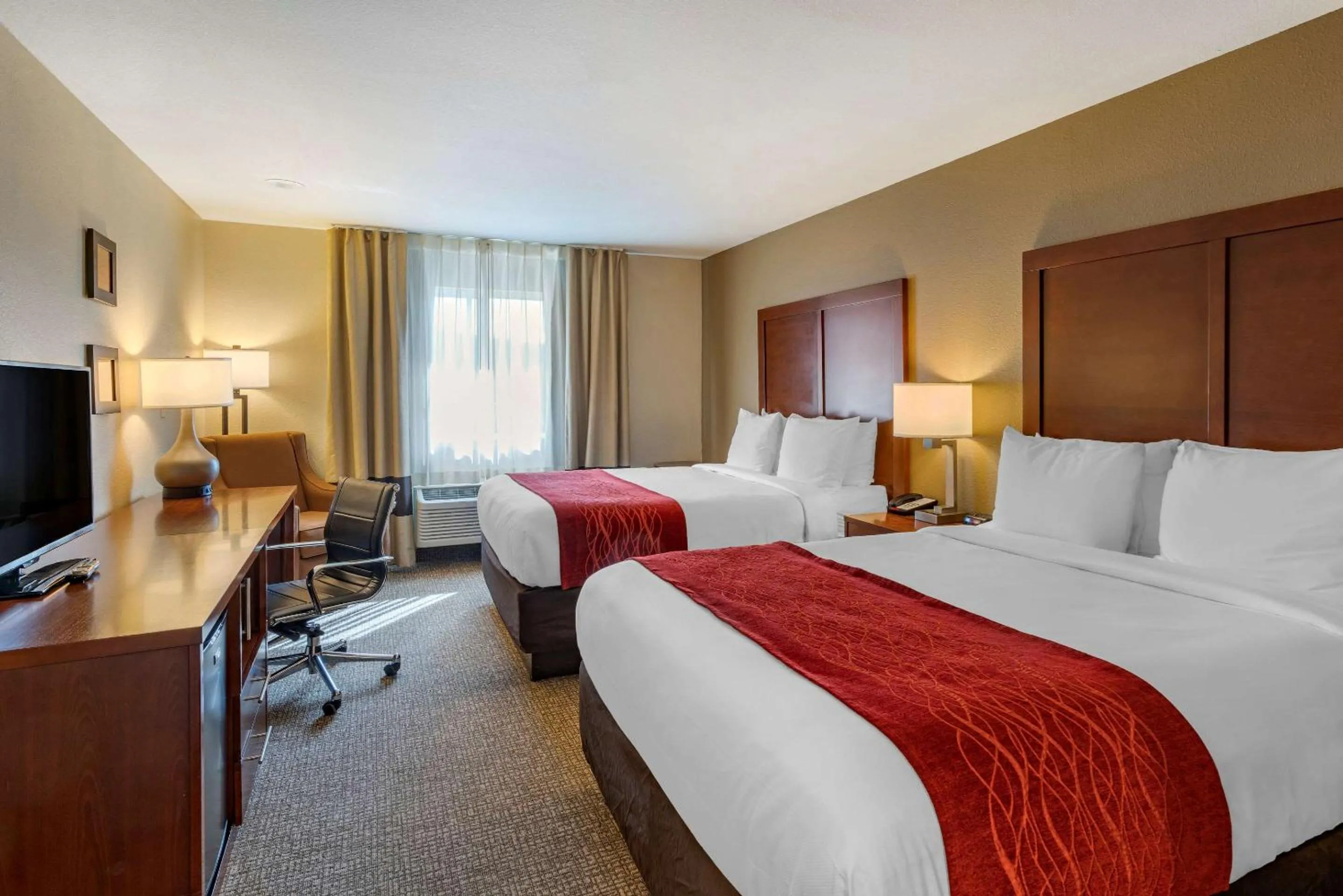 Queen Room with Two Queen Beds - Non-Smoking in Comfort Inn Roseburg