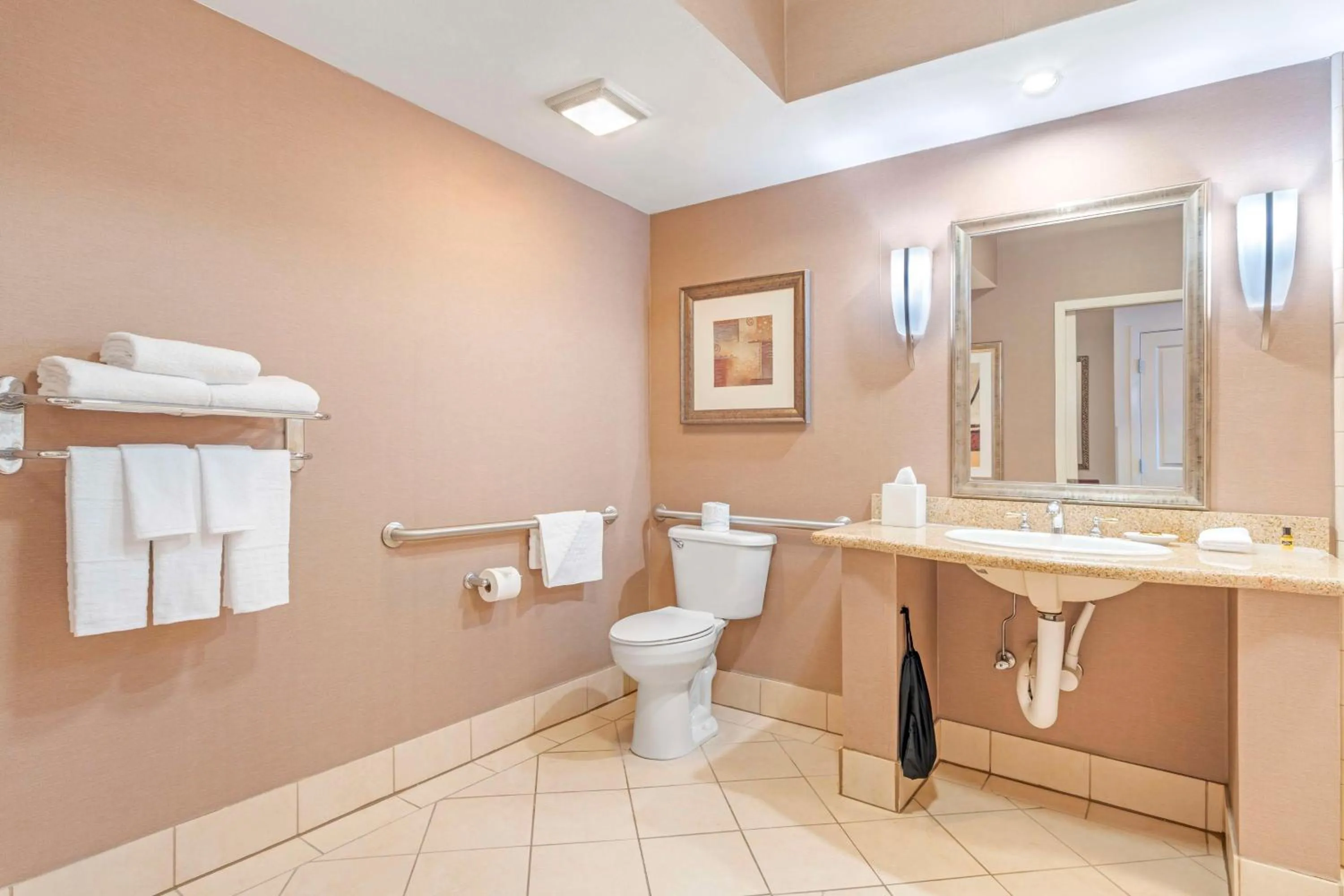 Queen Room with Two Queen Beds - Disability Access in Best Western Plus Bayside Hotel