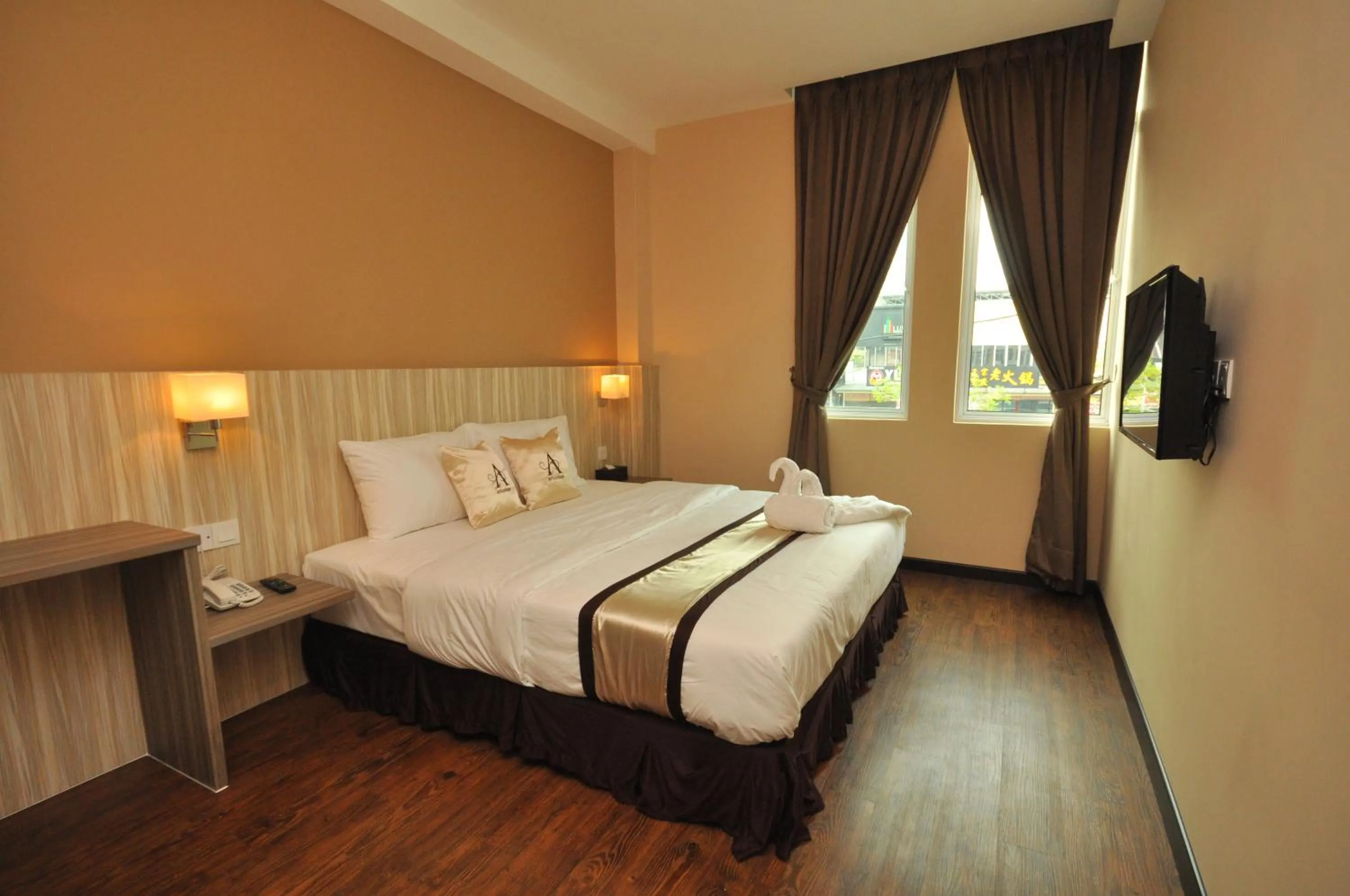 Deluxe King Room in Art Cottage Hotel