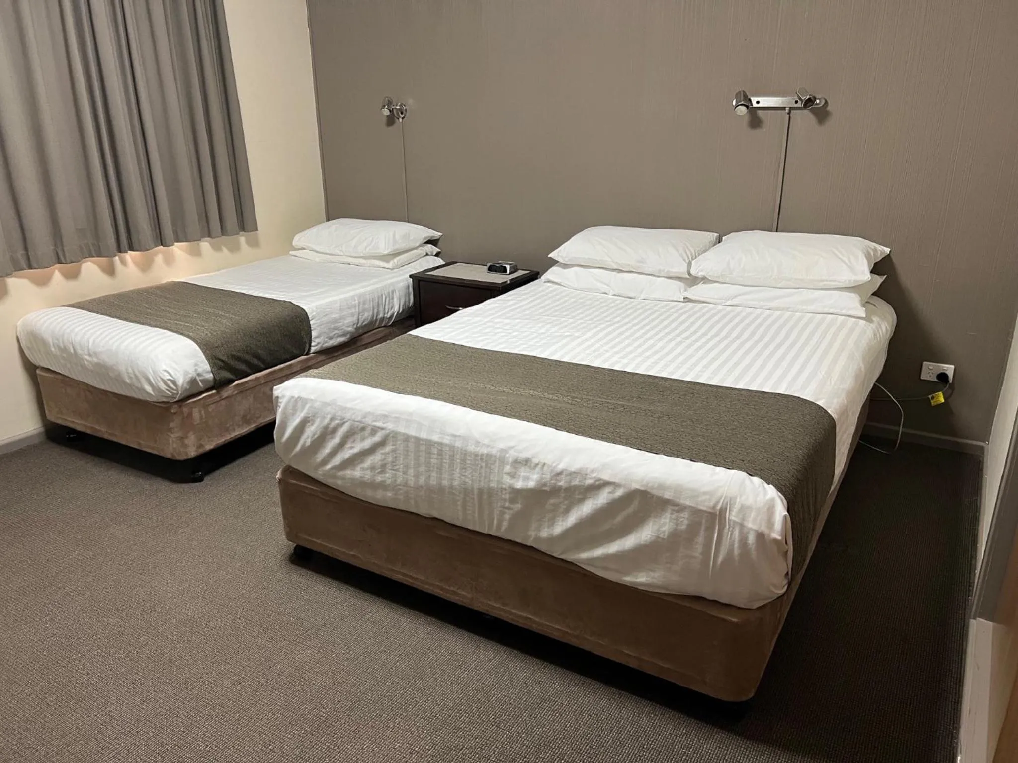 Standard Triple Room in Argosy Motor Inn