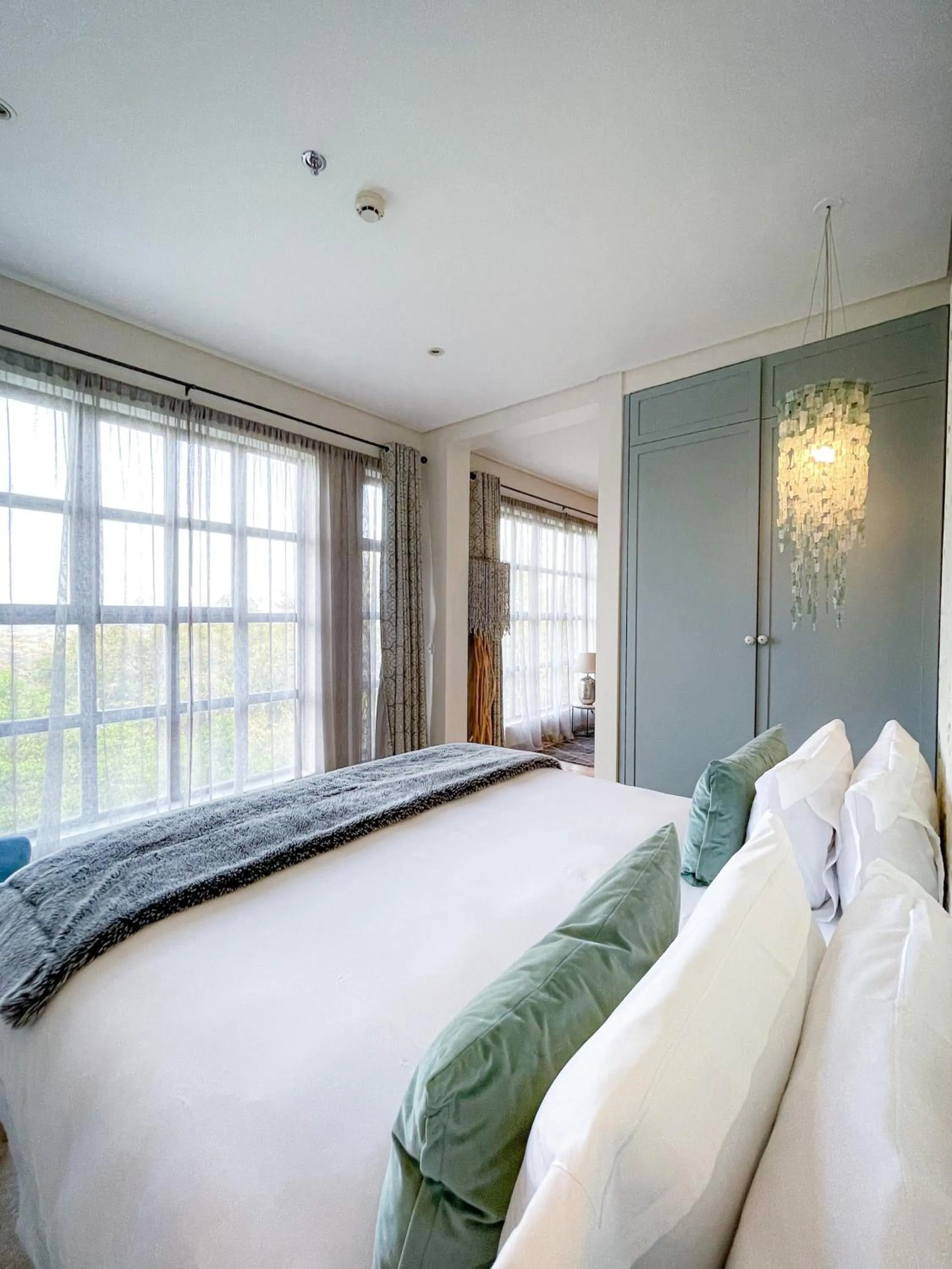 Suite in Latitude 0 Degrees