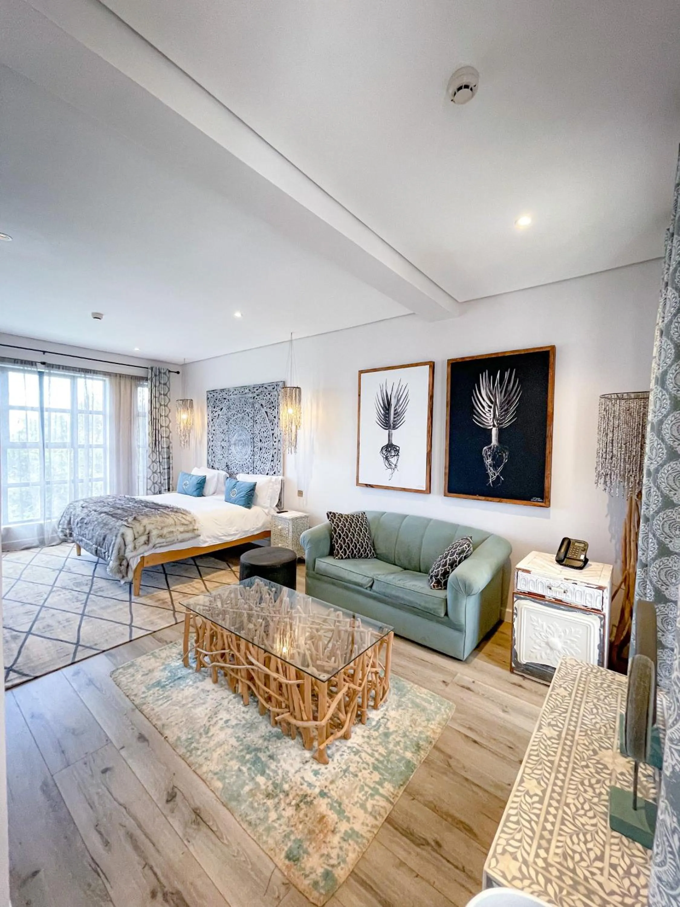 Junior Suite in Latitude 0 Degrees