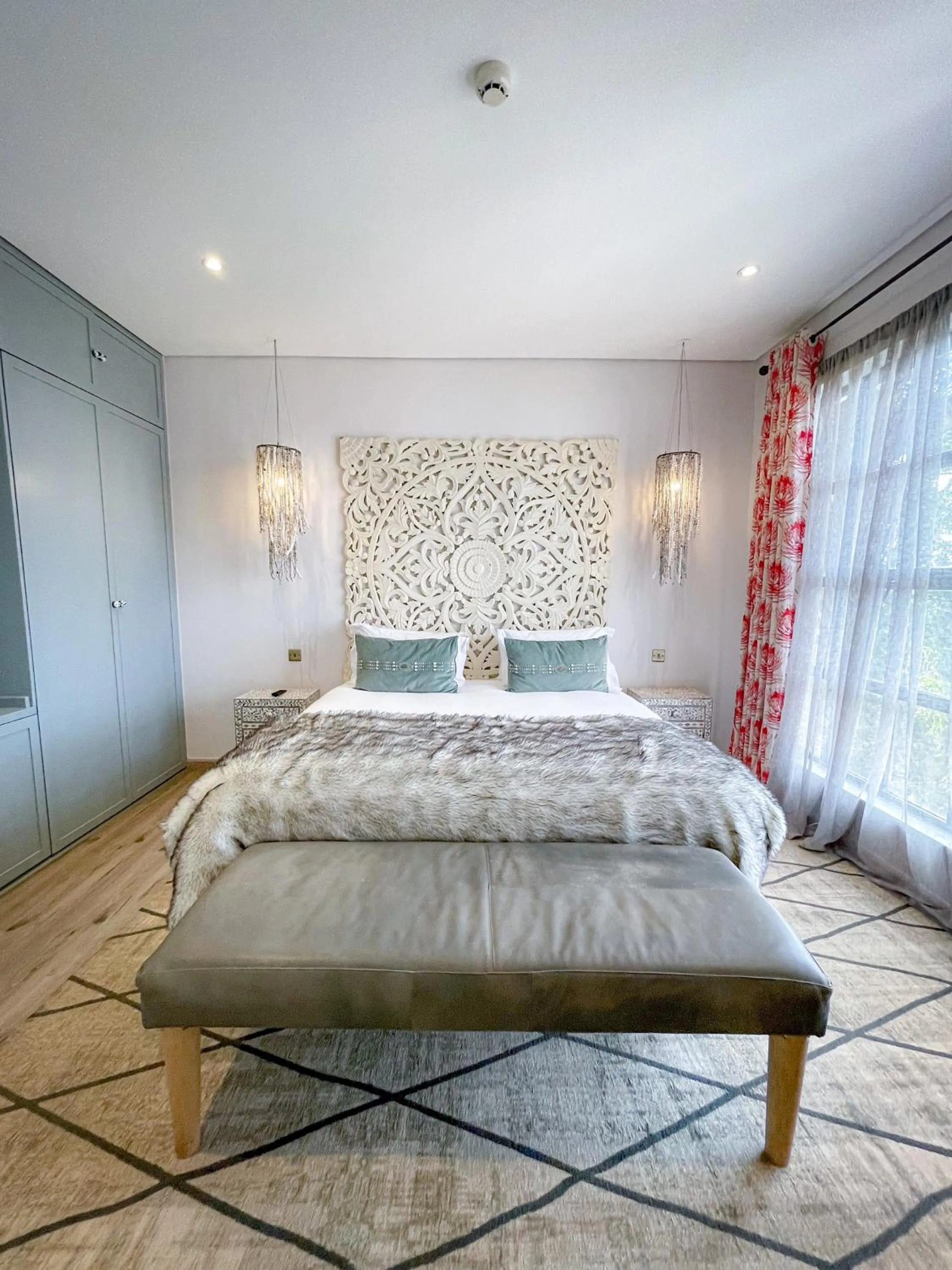 Diplomatic Suite in Latitude 0 Degrees