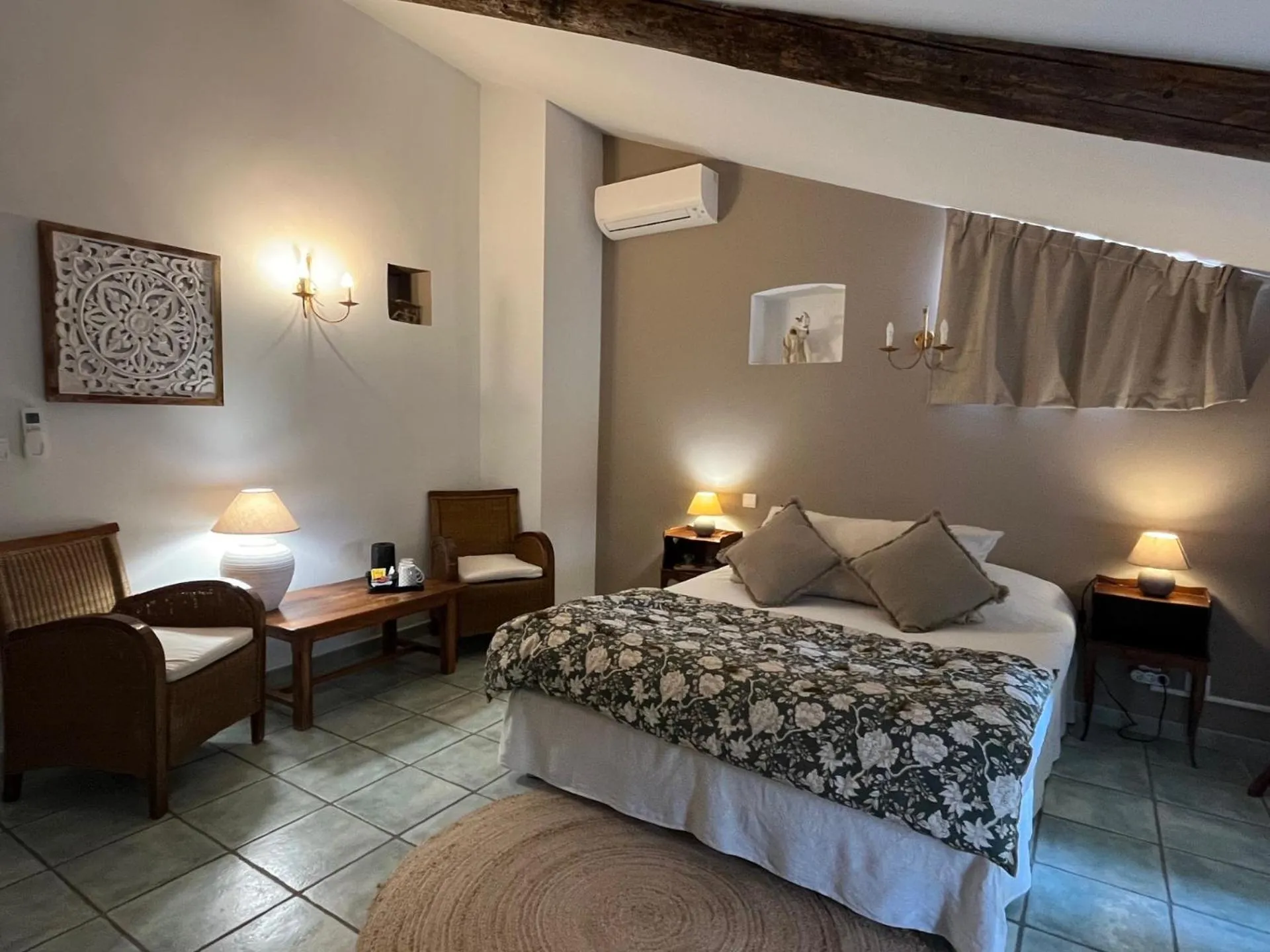 Family Suite in Logis Hôtel La Bastide des Monges