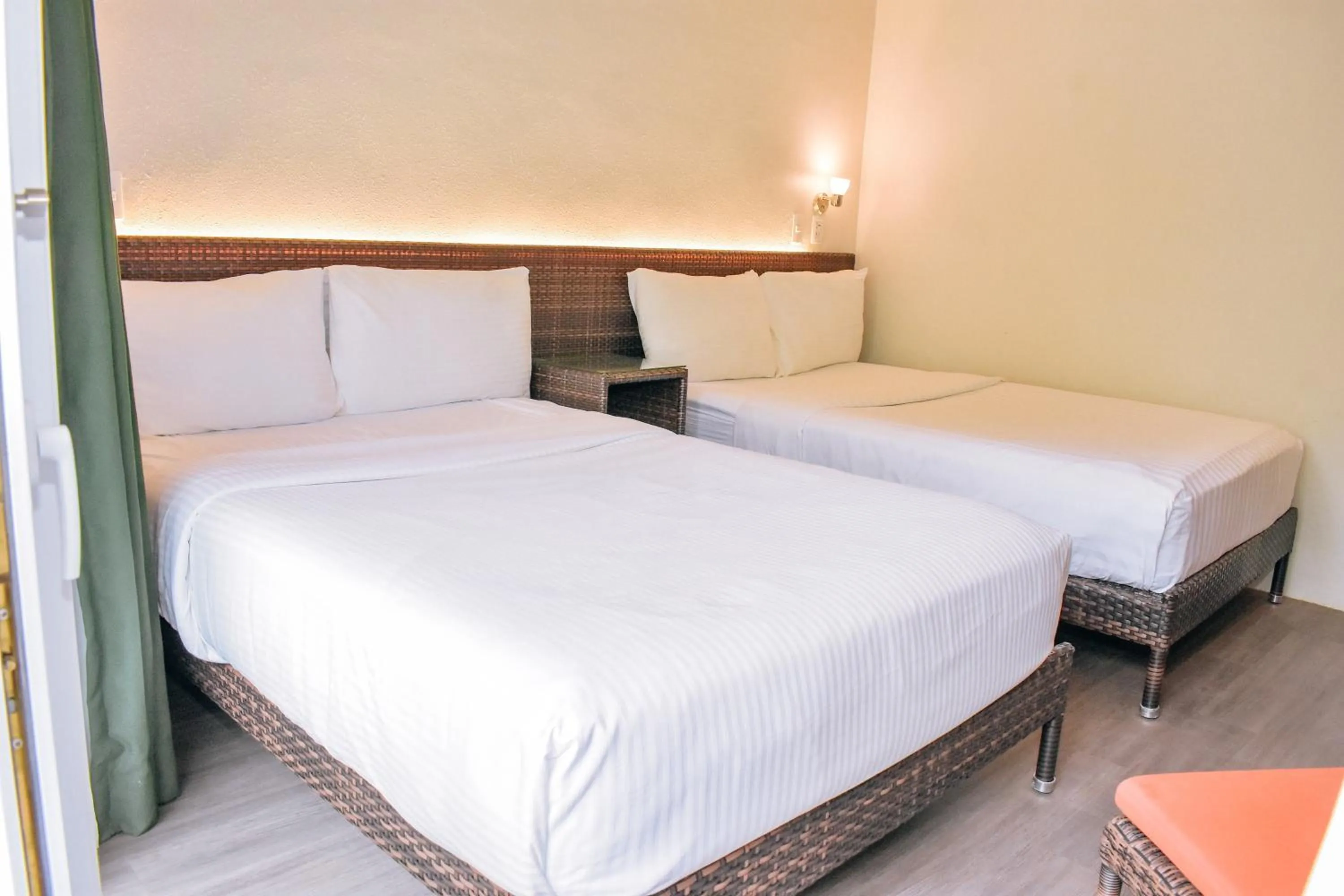 Deluxe Double Room with Shower in Golden Sands Destination Resorts