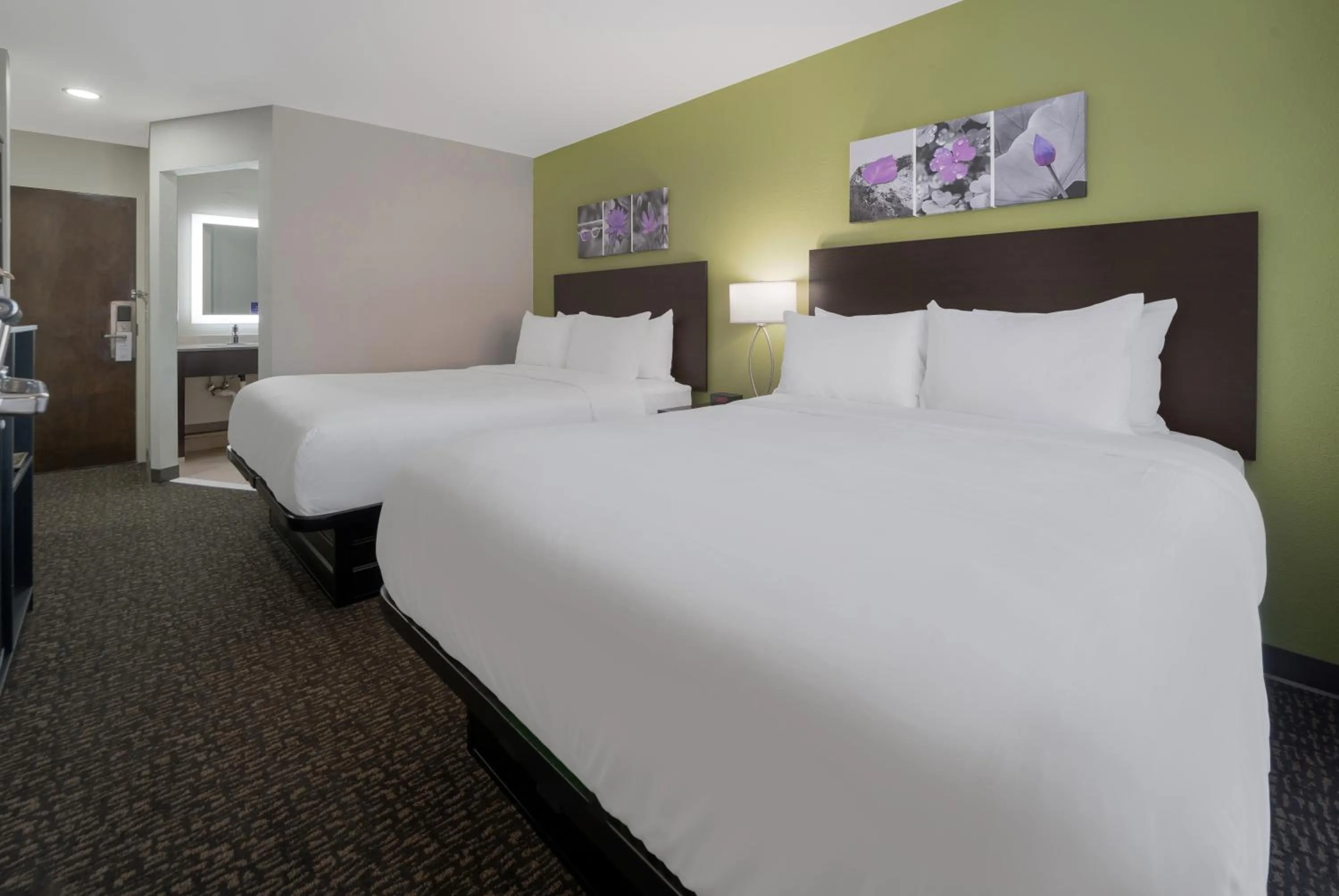 Standard Queen Room with Two Queen Beds - Non Smoking  in Rodeway Inn