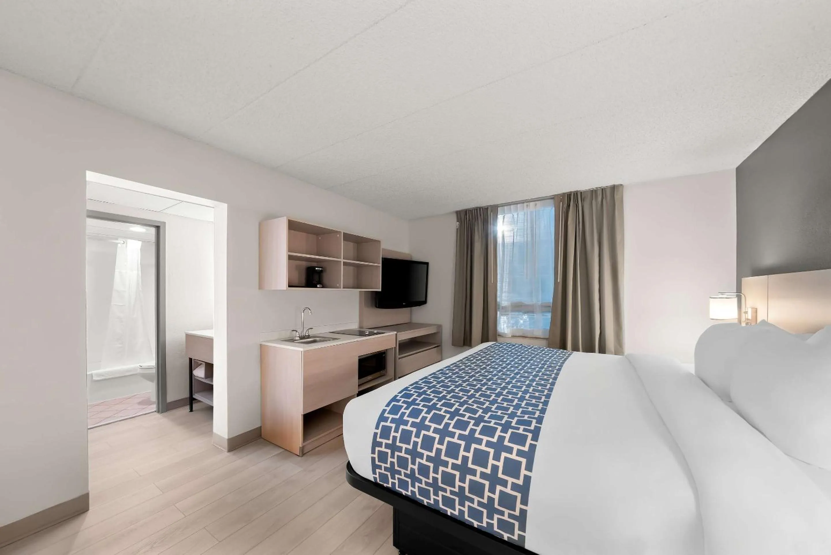 King Suite Kitchenette - Non Smoking in Suburban Studios, Kearney