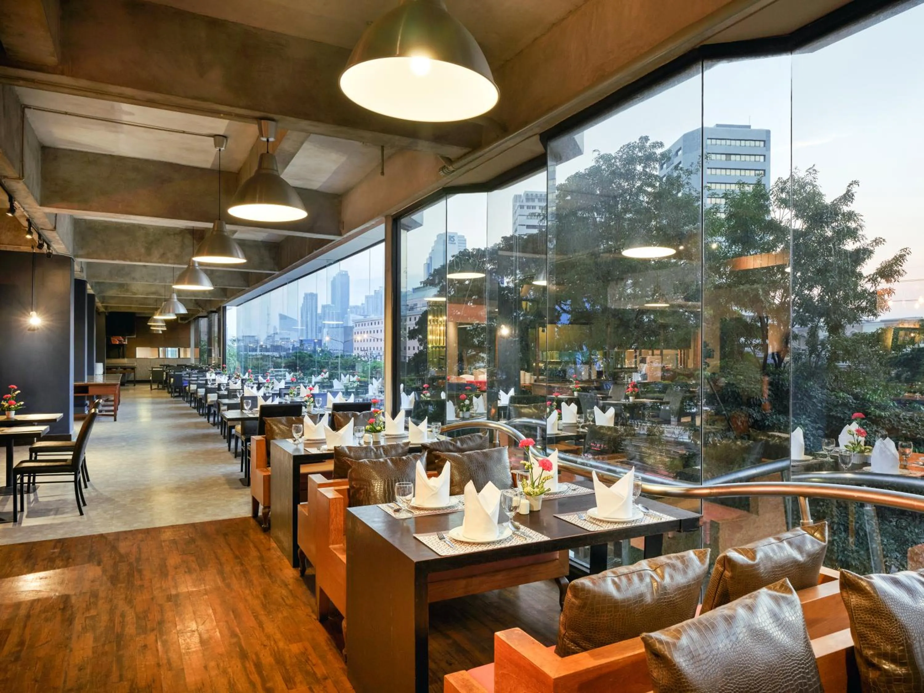 Restaurant/places to eat in Graph Hotels Bangkok