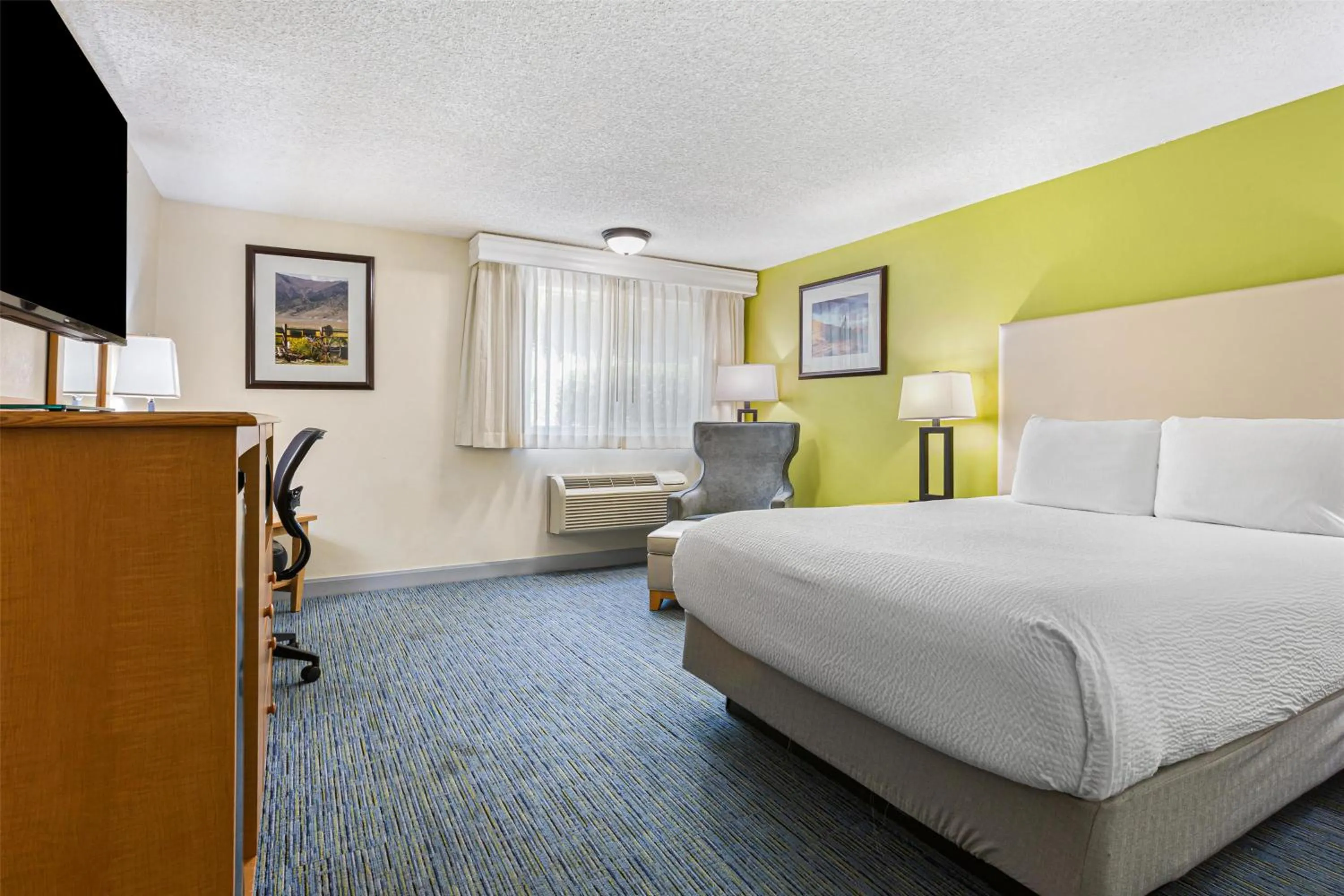 Deluxe Queen Room - Non Smoking  in Best Western Hi-Desert Inn