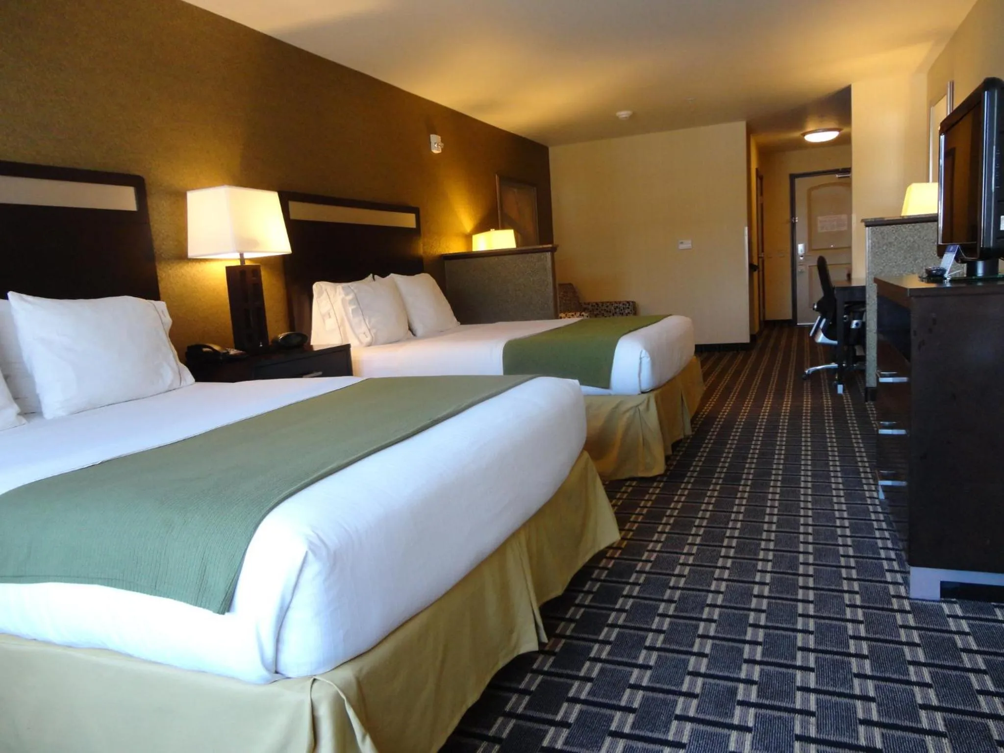 King Studio Suite with Mobility Accessible Tub - Non-Smoking in Holiday Inn Express and Suites Limerick - Pottstown by IHG