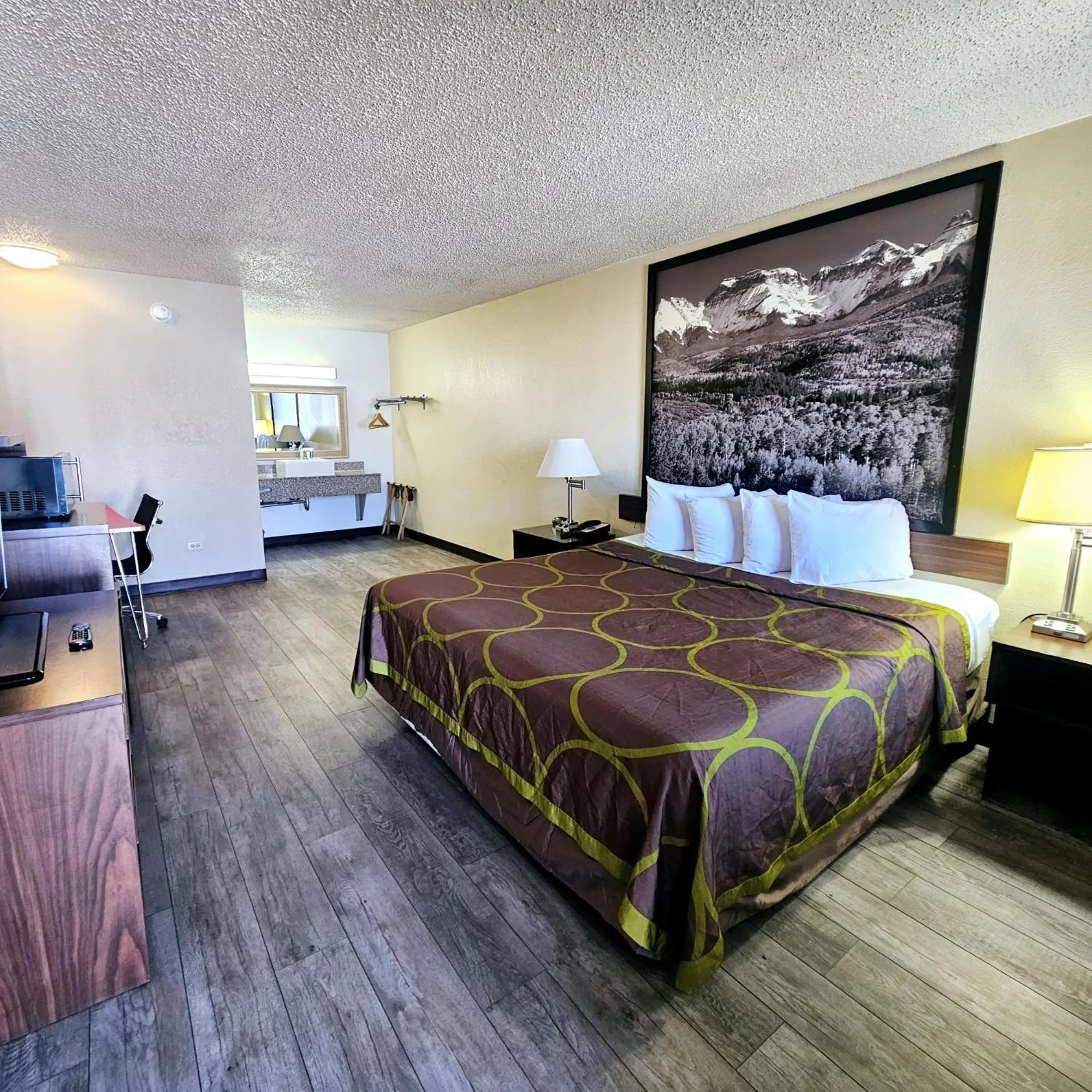 King Room - Non-Smoking in Super 8 by Wyndham Denver Central