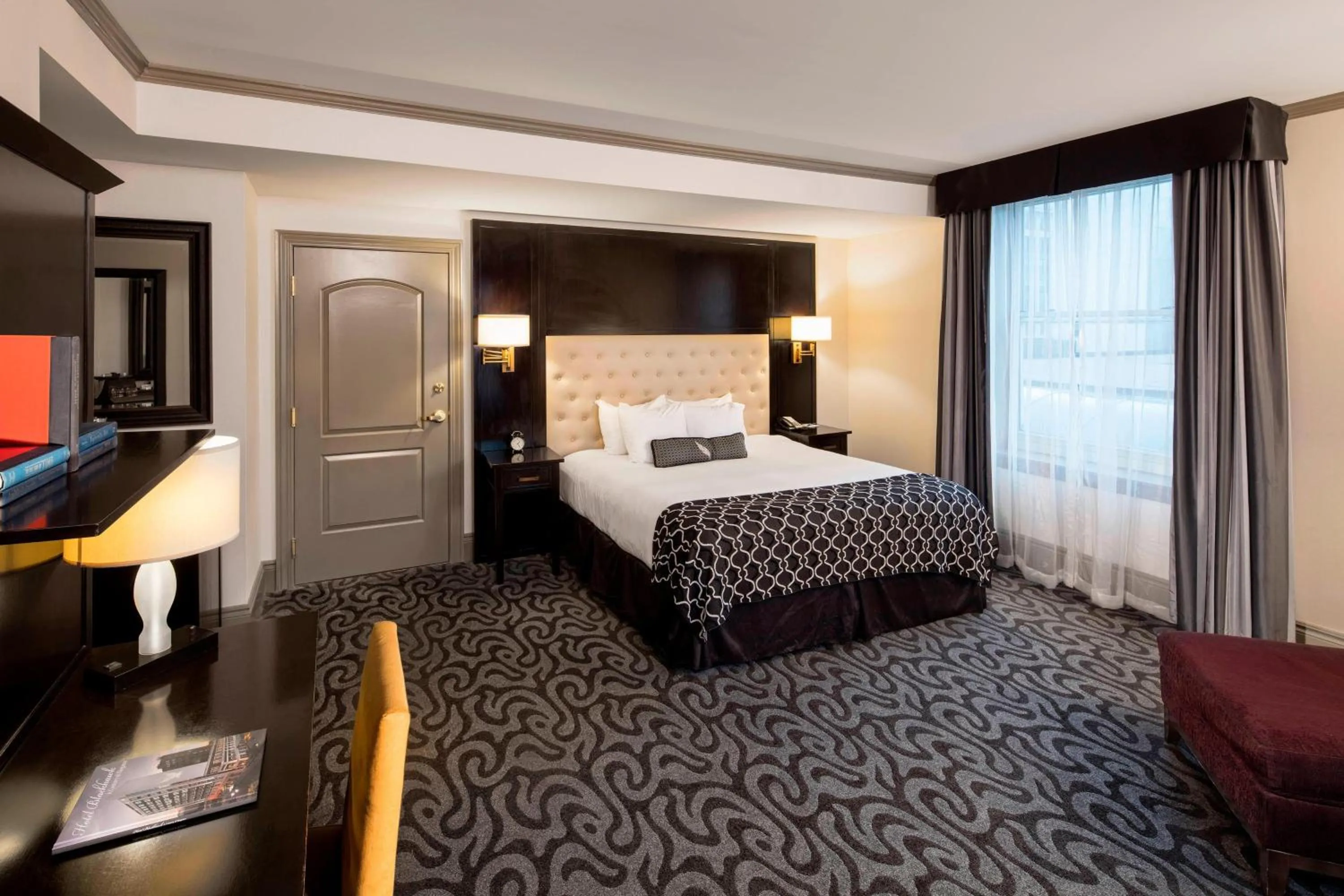 Deluxe King Room in Hotel Blackhawk, Autograph Collection