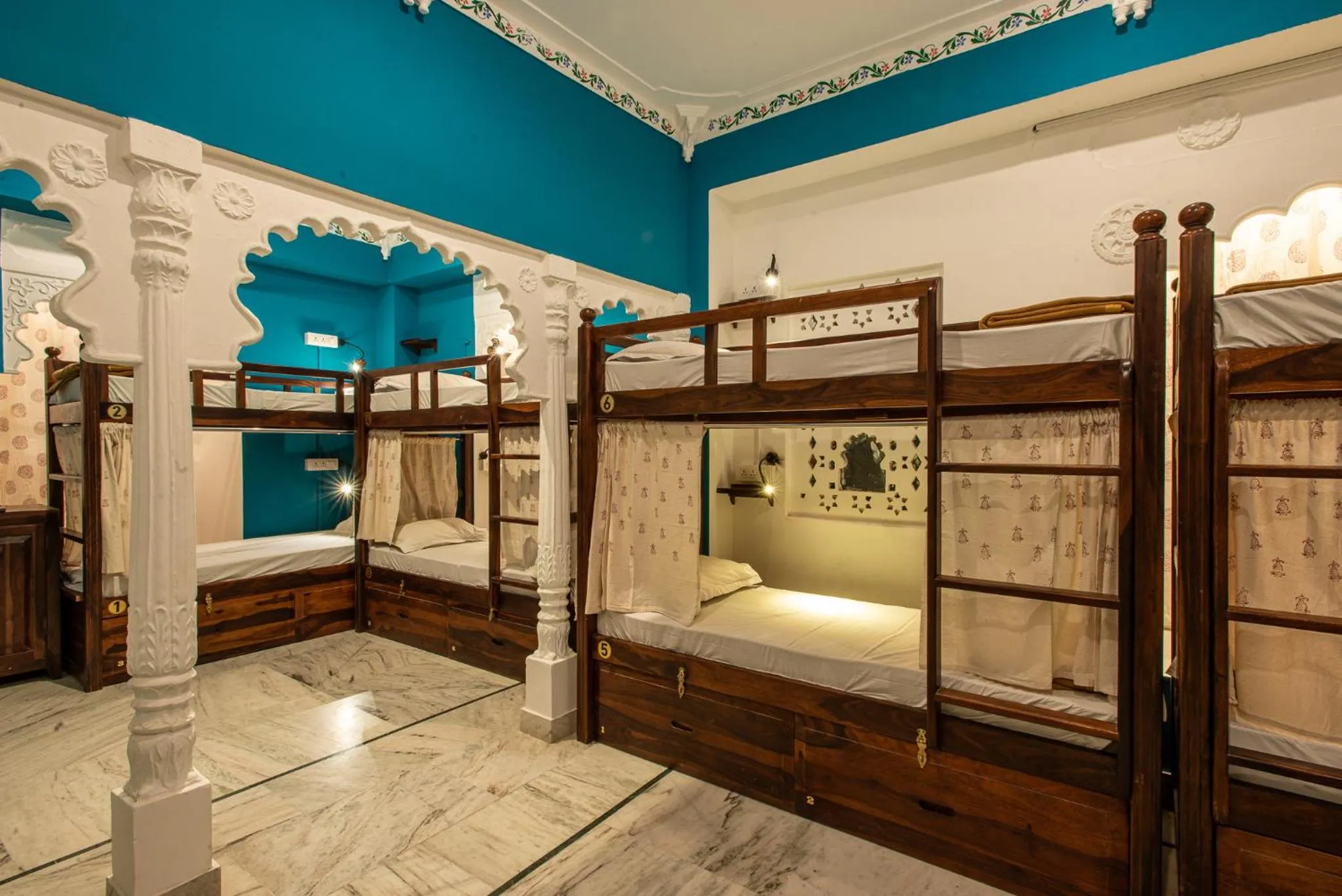 Bed in 10-Bed Mixed Dormitory Room in Hostel Mantra