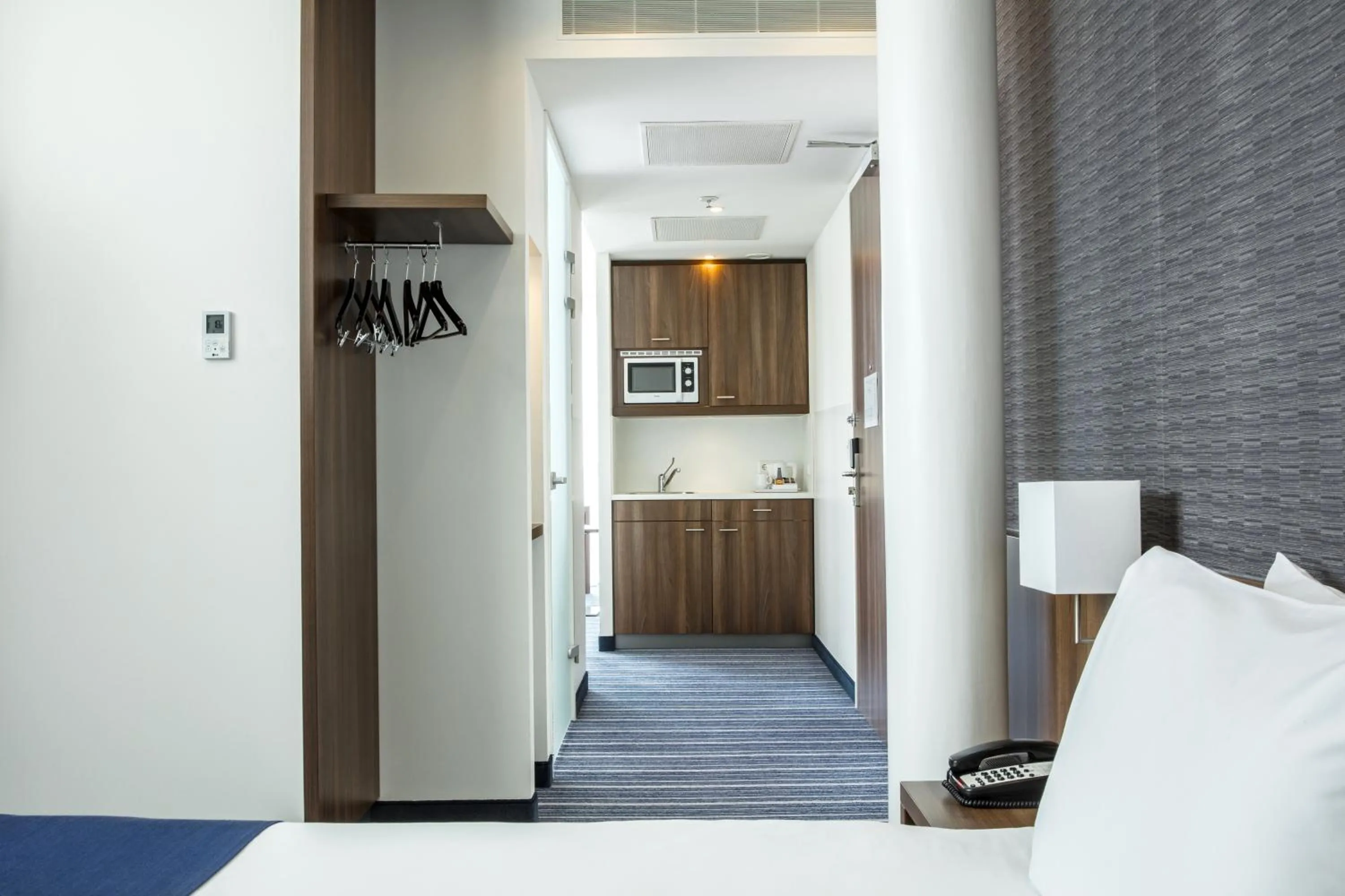 Standard Double Room with City View in Holiday Inn Express Rotterdam - Central Station by IHG