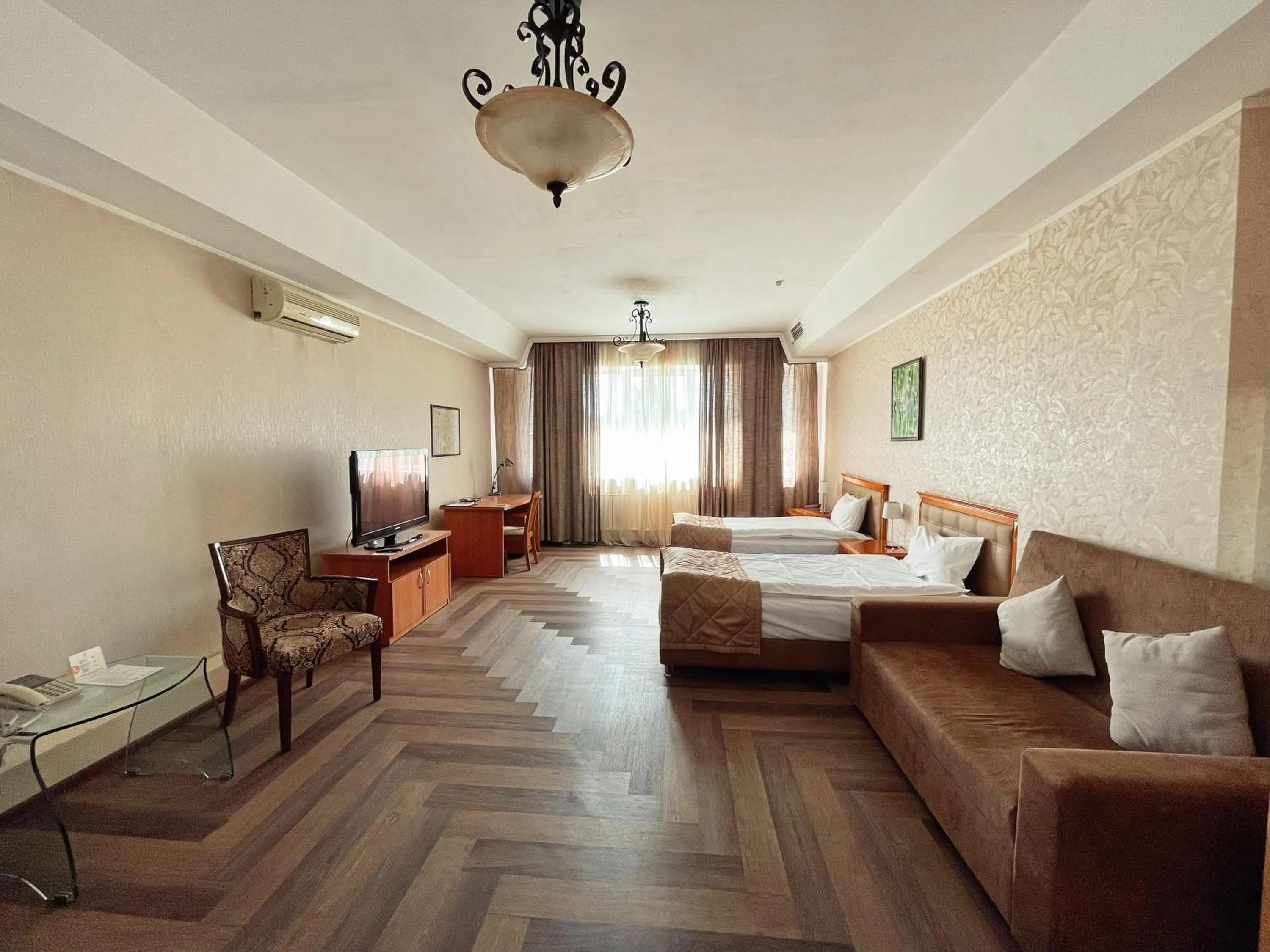 Deluxe Double or Twin Room in Golden Dragon