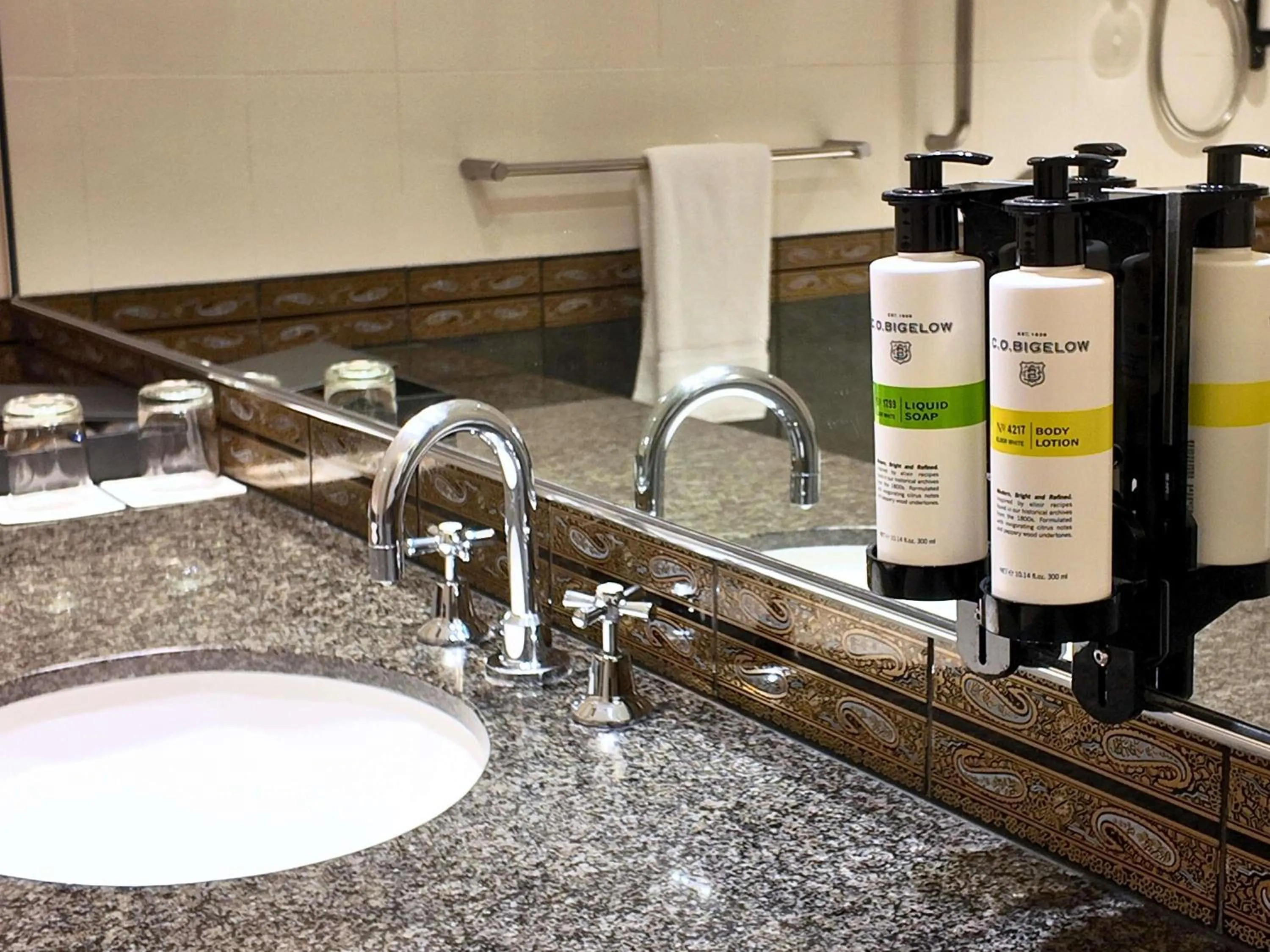 Deluxe King Room in Pullman Sydney Hyde Park