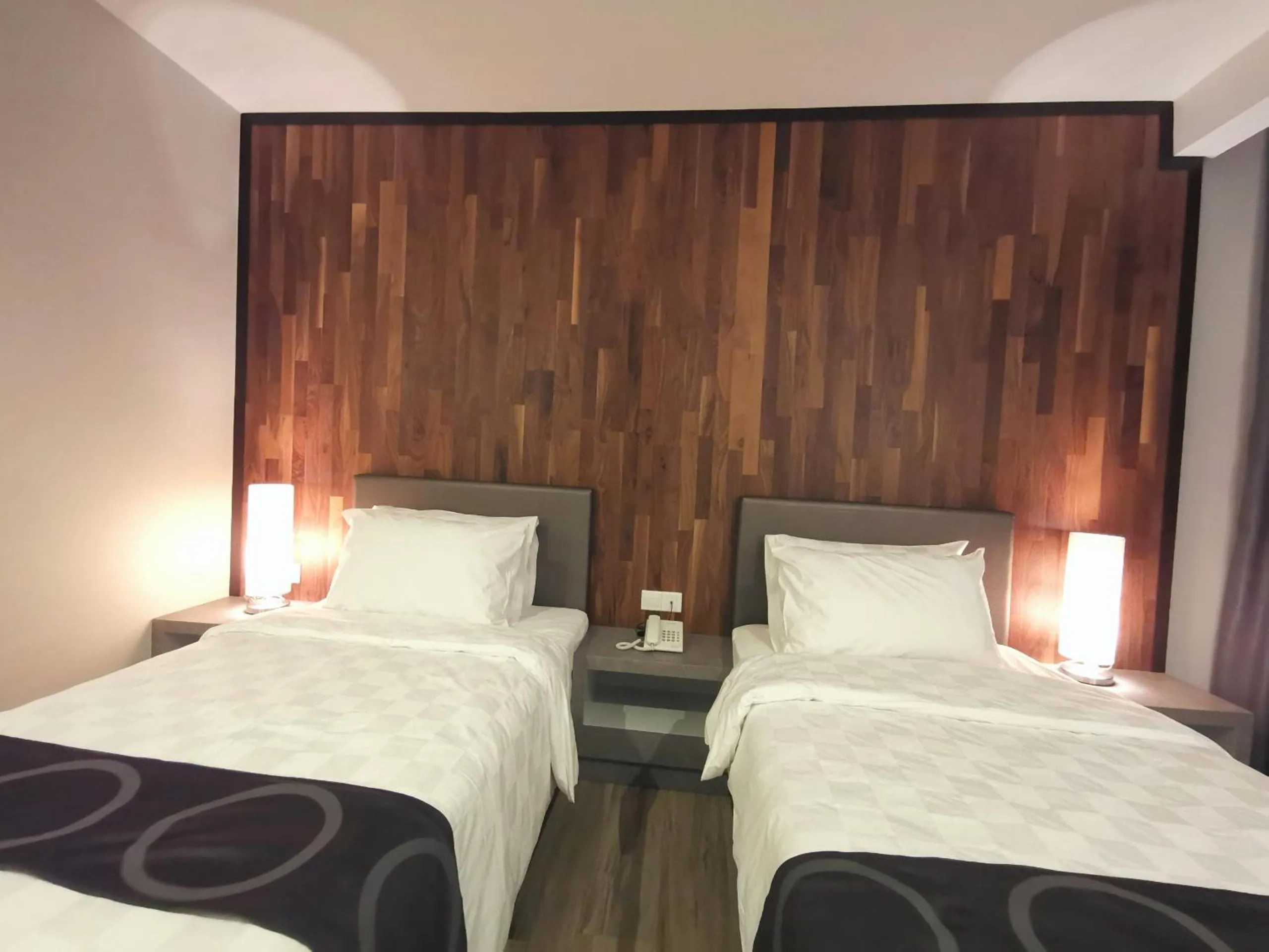 Standard Twin Room in Frame Hotel