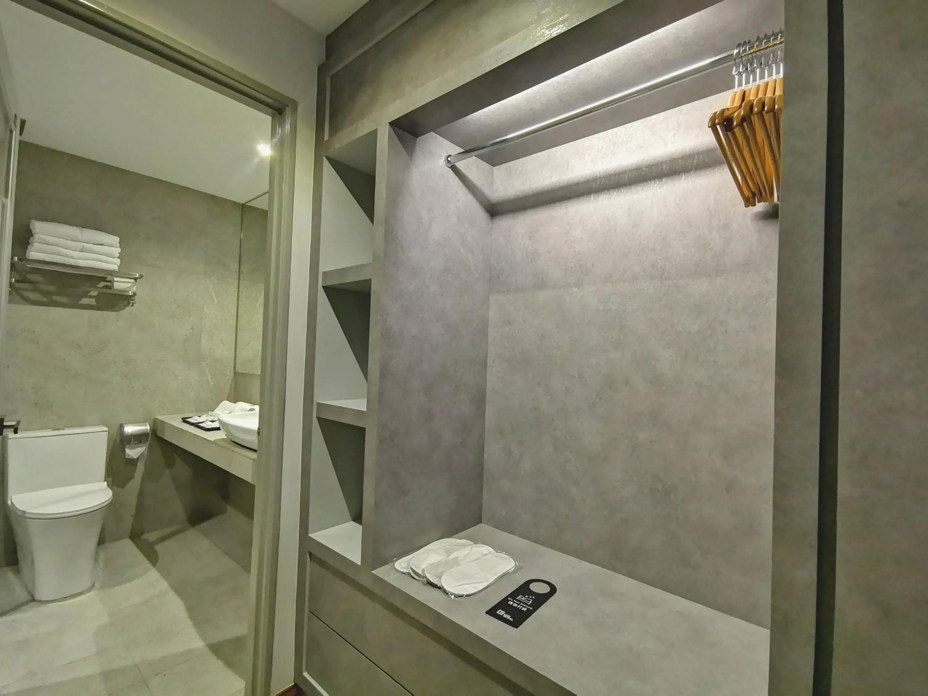 Deluxe Family Suite in Frame Hotel