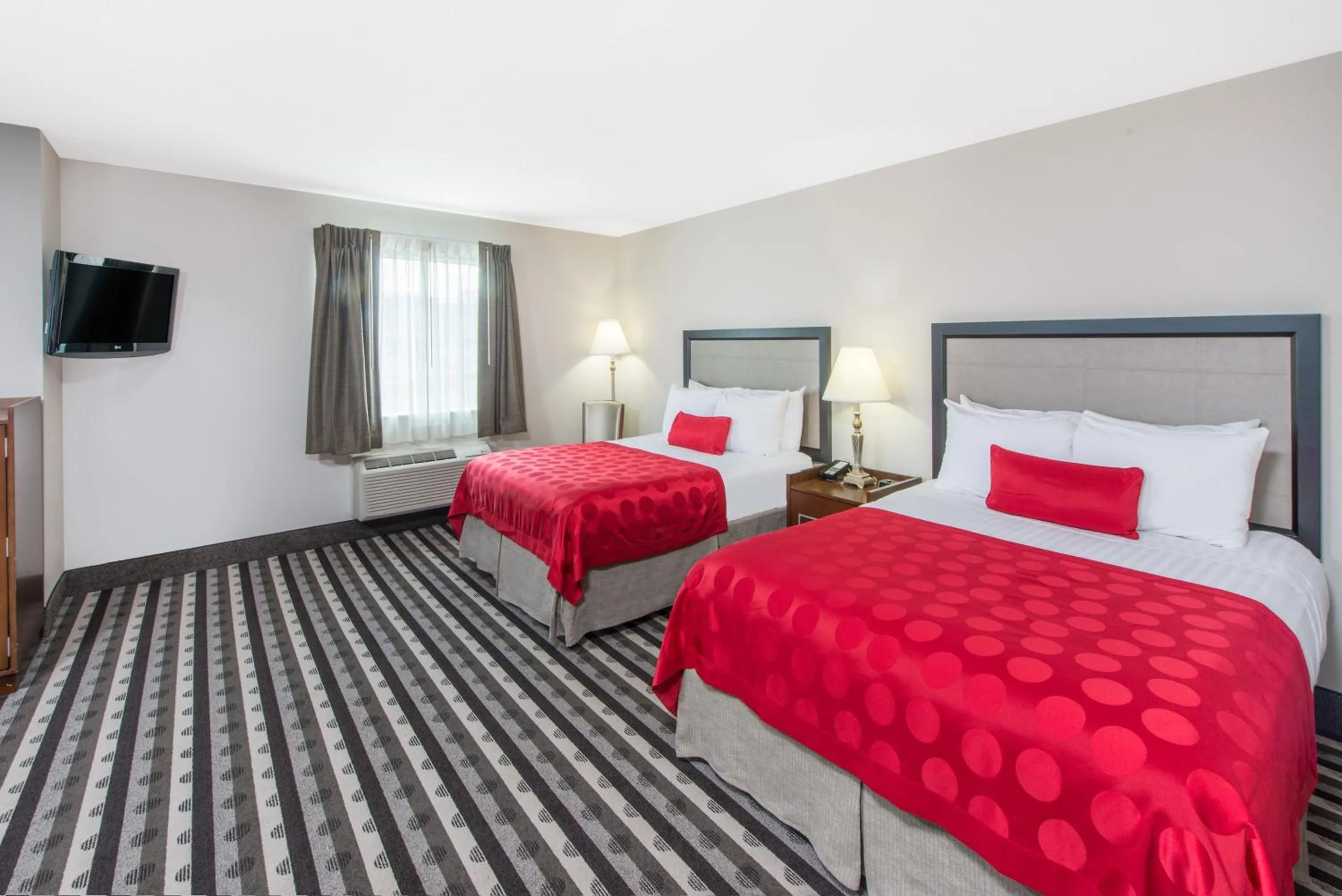 Studio Suite with Two Queen Beds - Non-Smoking in Ramada by Wyndham Springfield North
