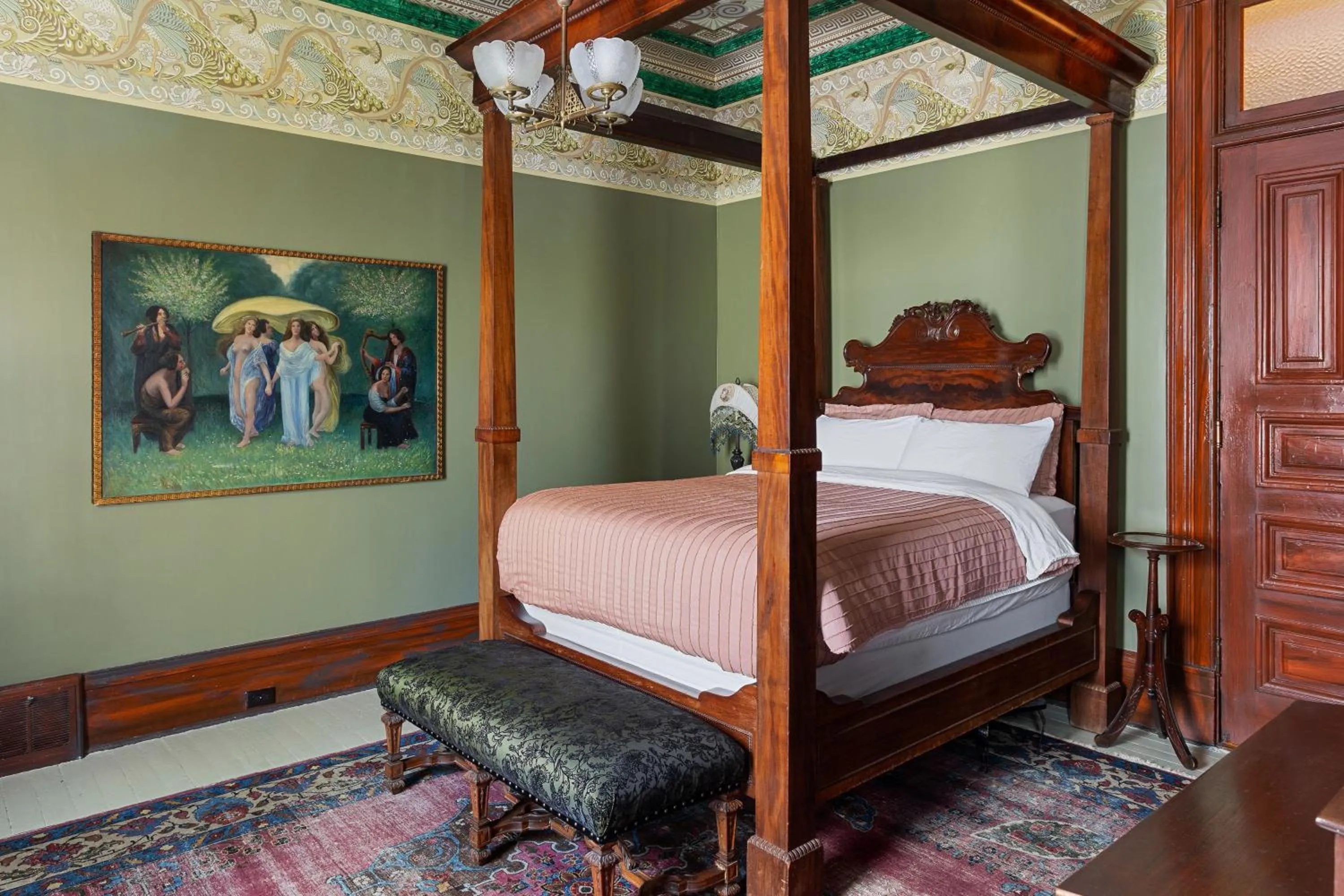 Superior Double Room in Chateau Tivoli Bed and Breakfast